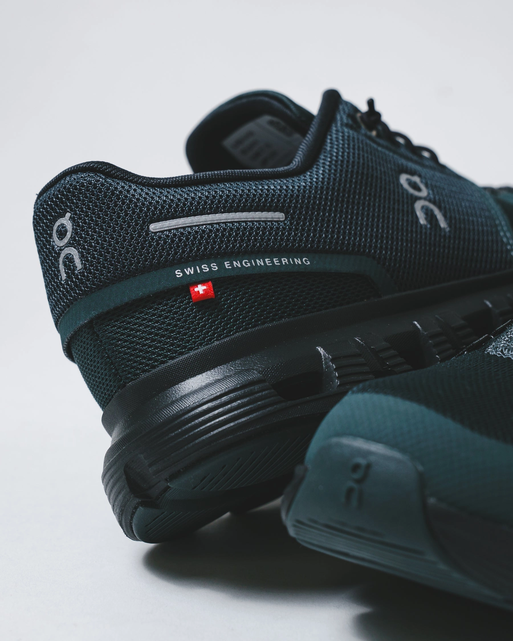 running for socializing ON Men Cloud 6 Evergreen Black 3MF10070214