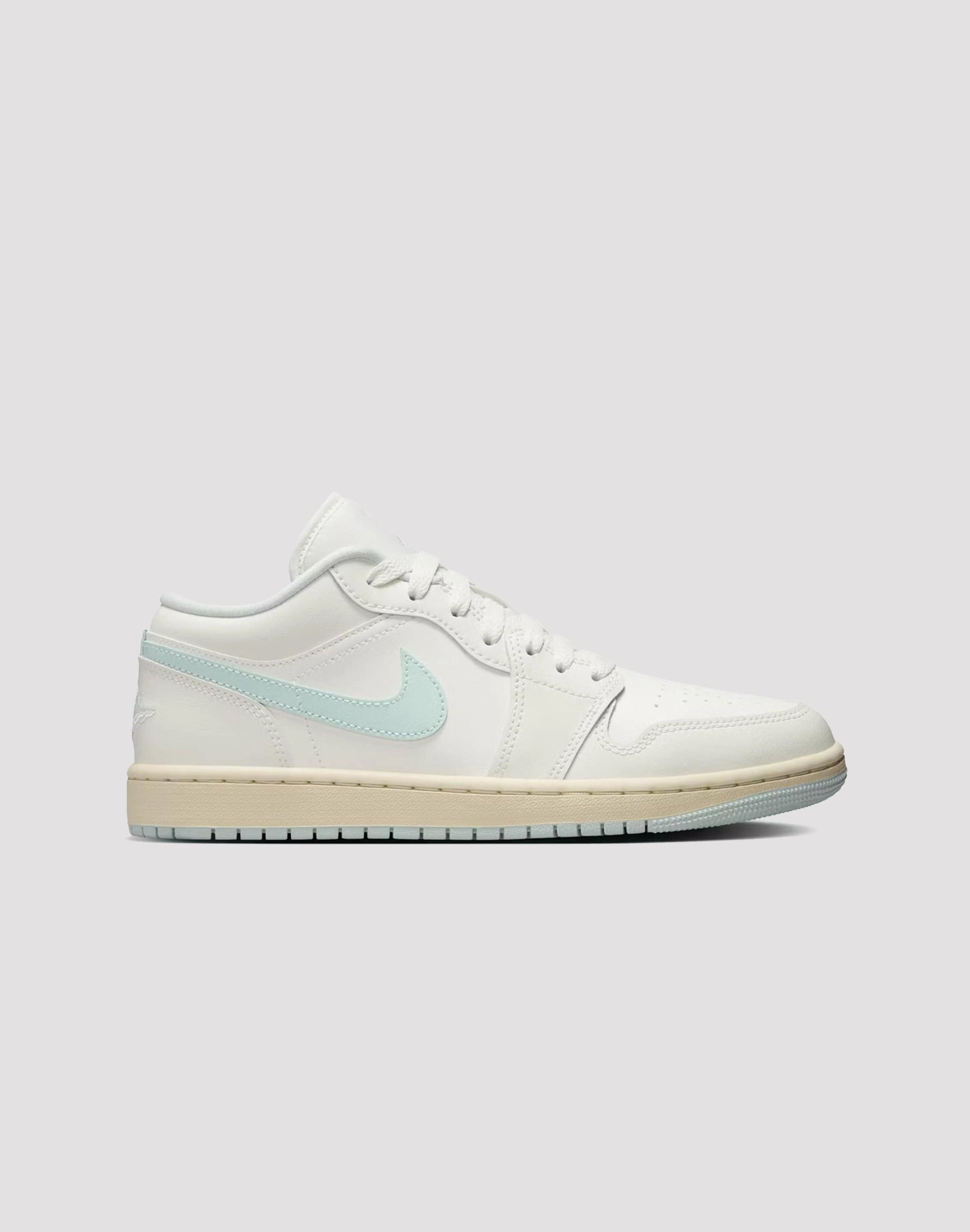 Lockdown Strap Integration Non Slip Tread Pattern Jordan Air Jordan 1 Low