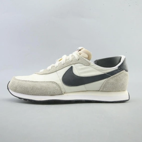 NIKE WAFFLE TRAINER 2 Model Day Buckle Up