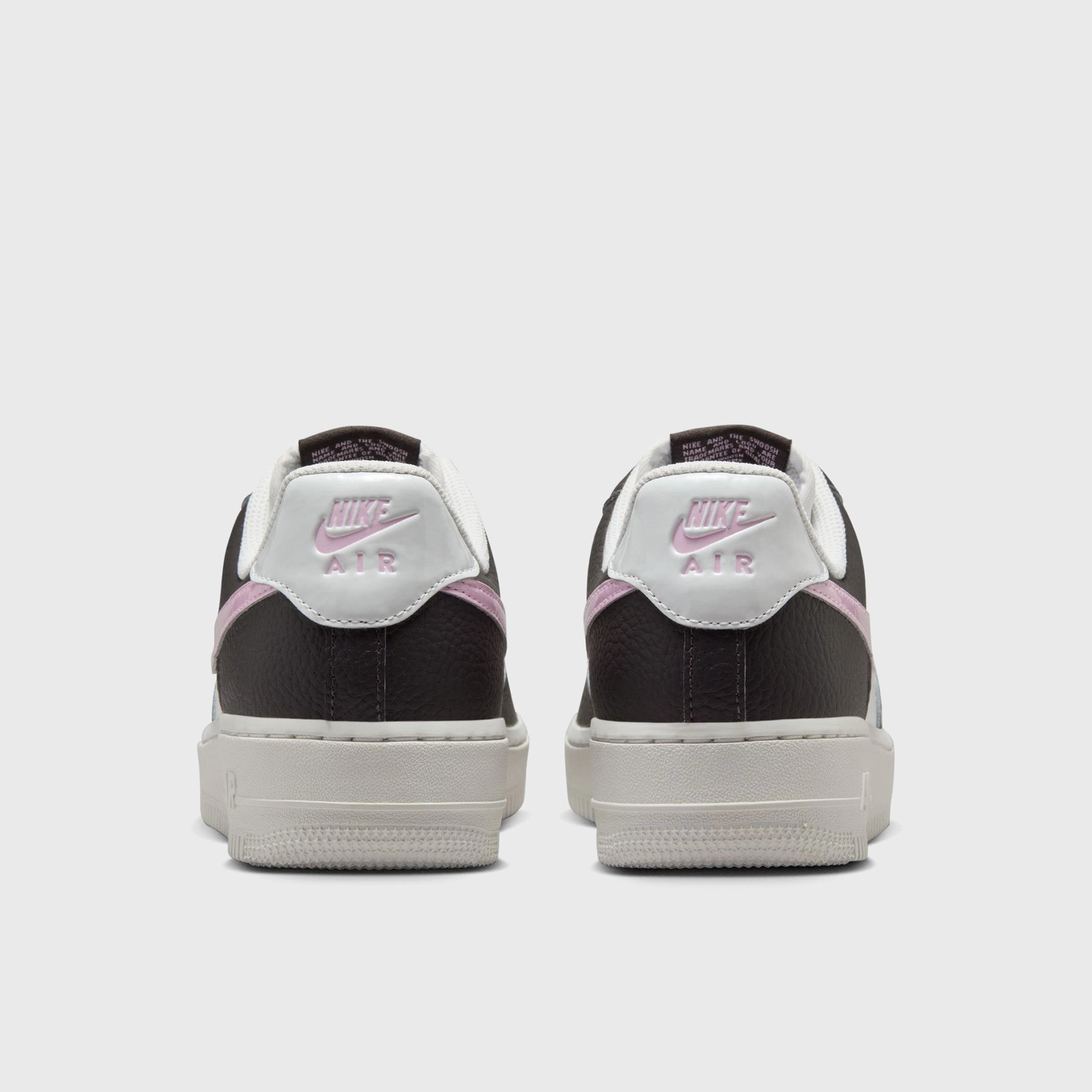 PhylonMidsole Tread Lock Technology Nike Women's Air Force 1 '07 Summit White / Pink Foam - Medium Ash