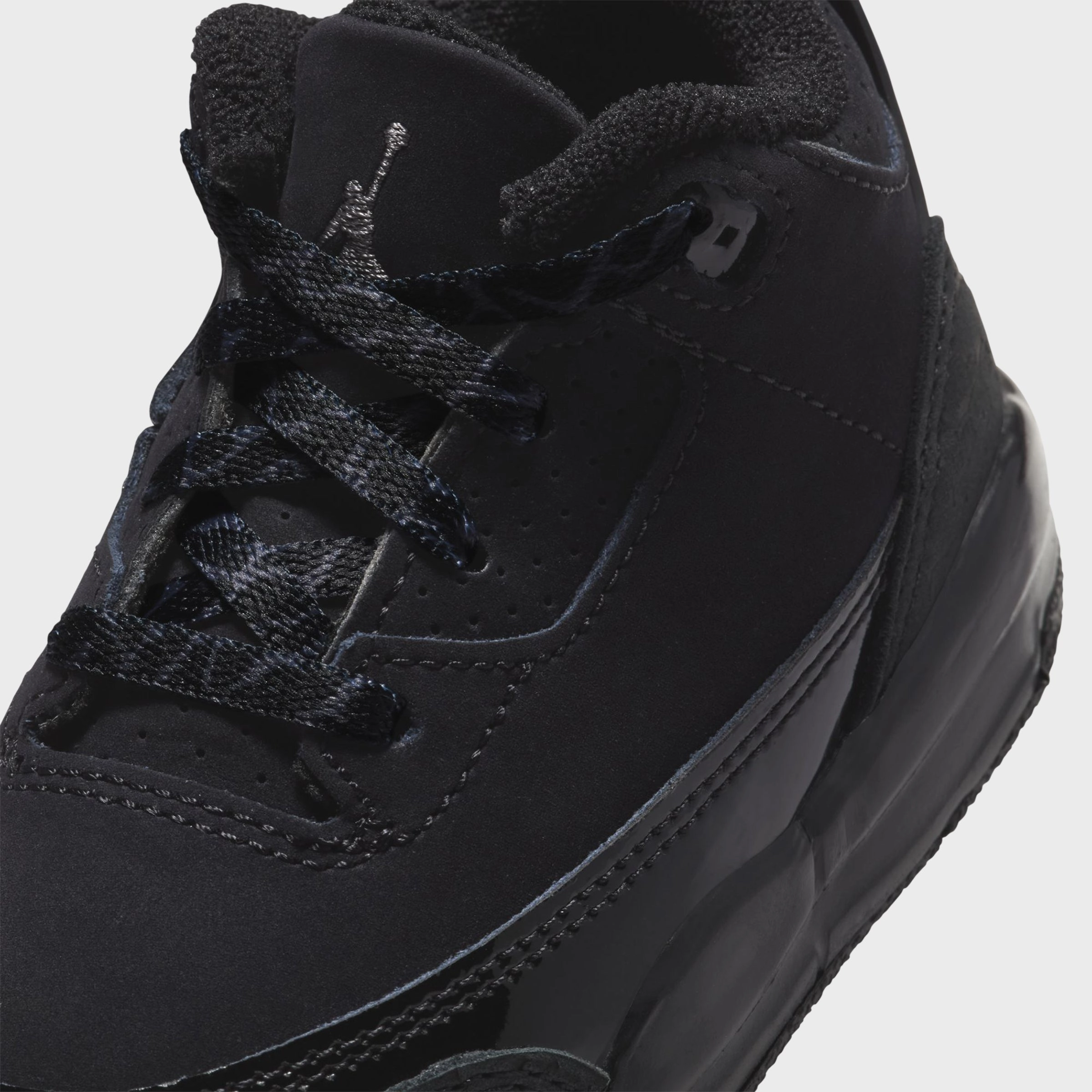 Jordan 3 Retro TD Black / Dark Charcoal - White Flexible Game Fit