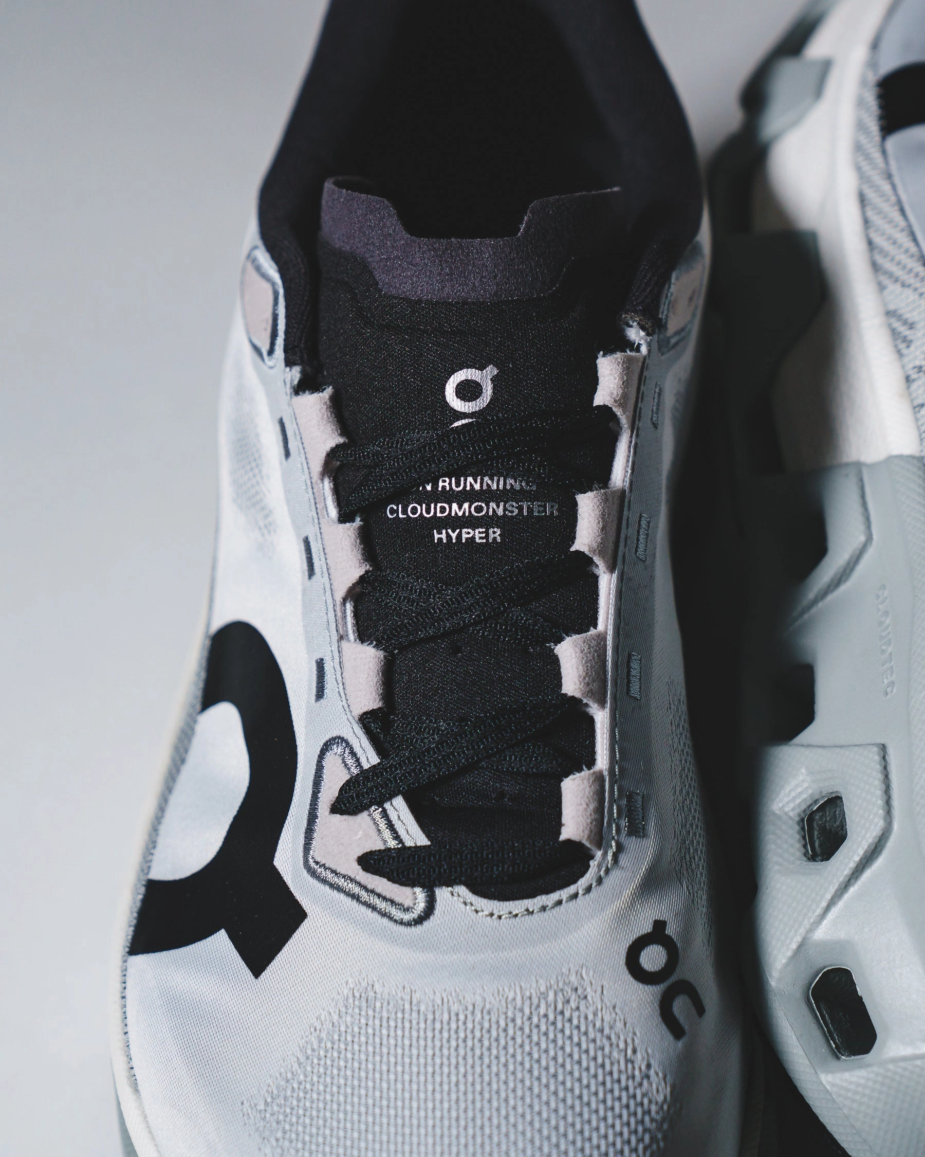 ON Men Cloudmonster Hyper Glacier Ivory 3ME10133205 Ventilated Upper Material Endurance Ride