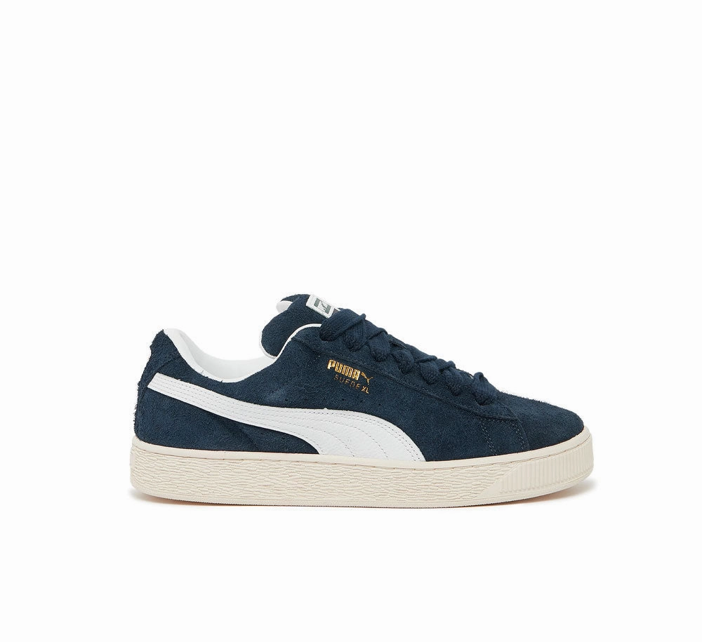 Suede XL Hairy Outdoor Escape