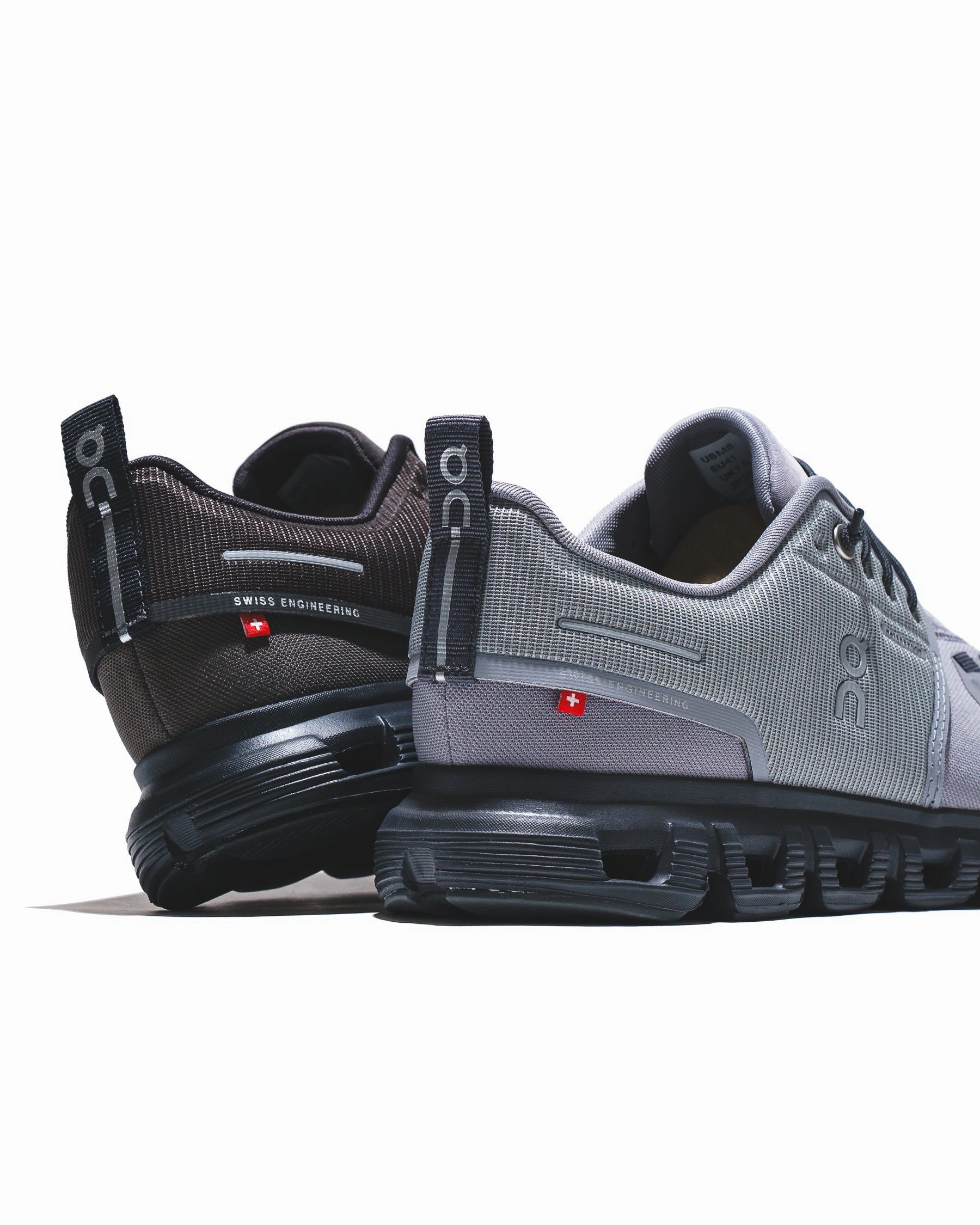 ON Men Cloud 6 WP Thorn Black 3MF10063029 Energy - Efficient running with a Velcro closure