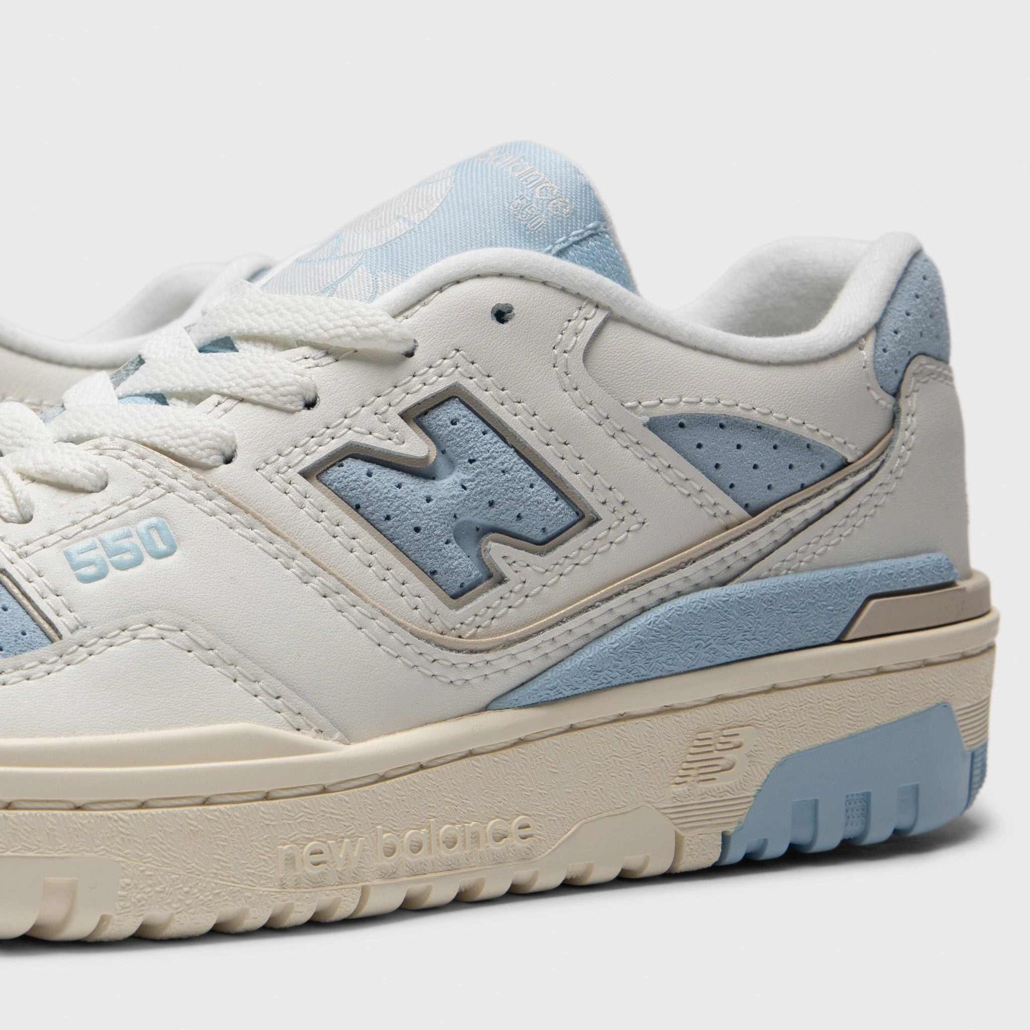 Game-Changer Shoes Torsion Plate New Balance Juniors' 550 White / Light Blue
