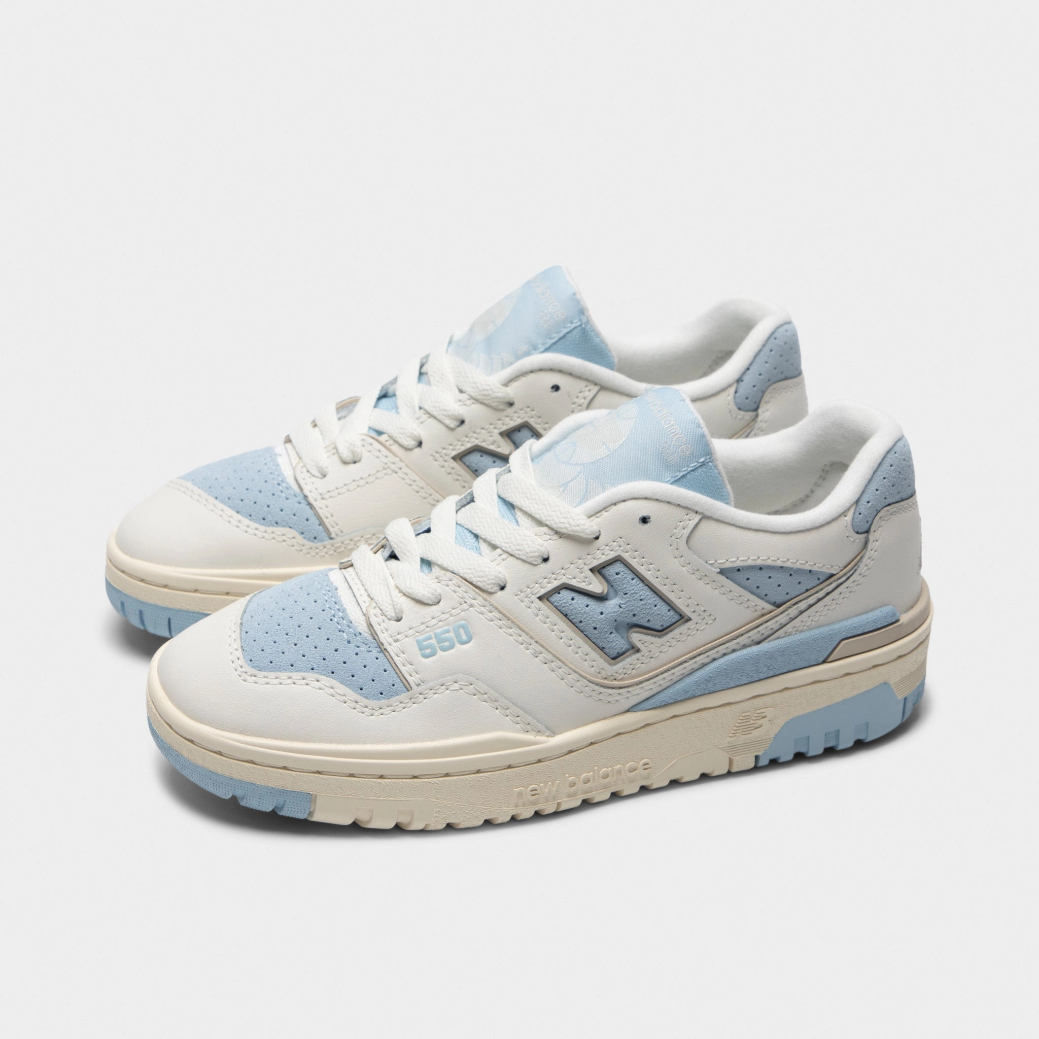Breathability Feature New Balance Juniors' 550 White / Light Blue