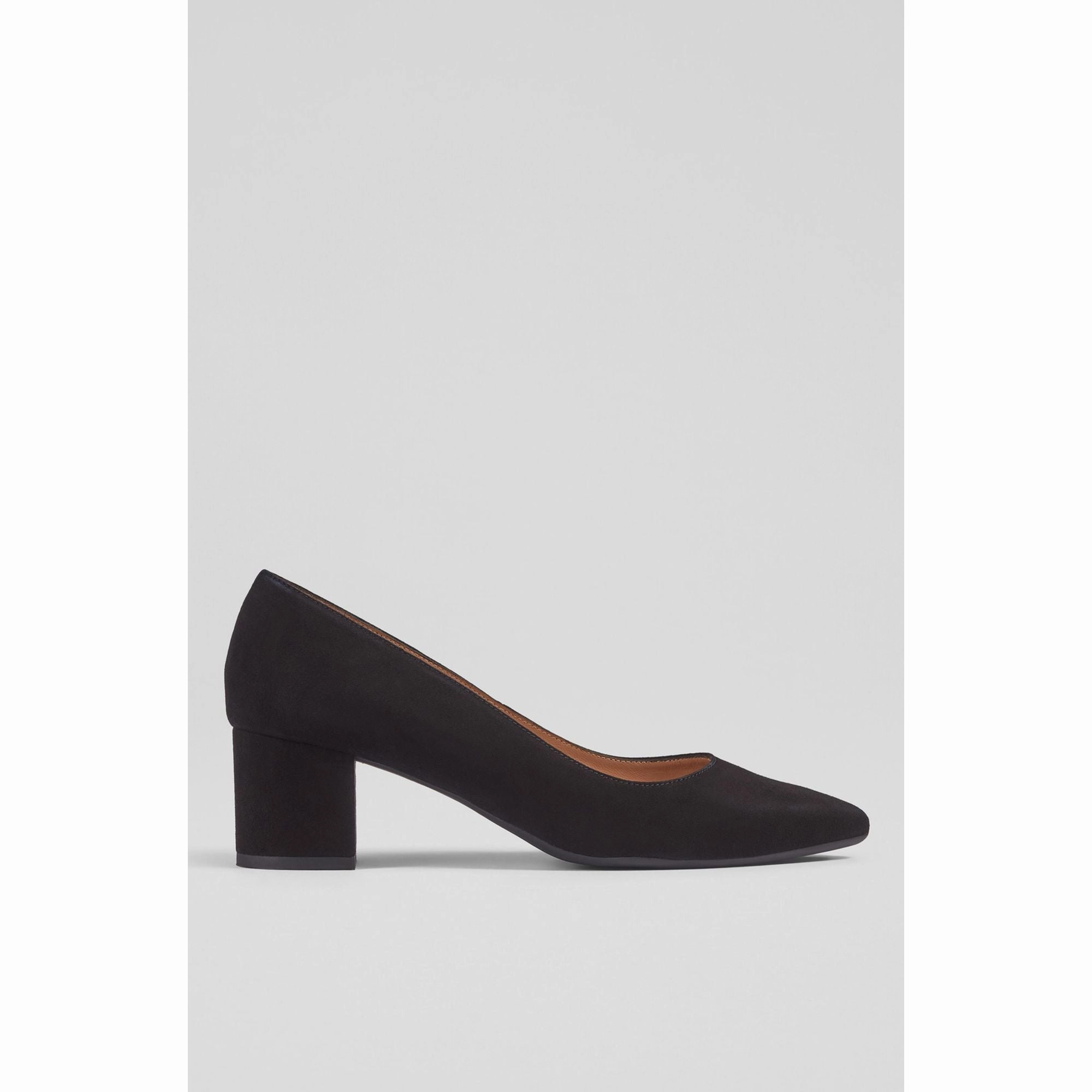 Clara Closed Courts Classic Black