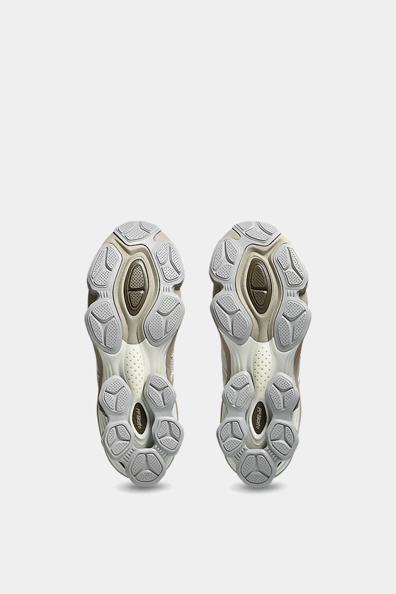 Gel-Kinetic Fluent Stone Walk Timeless Accent