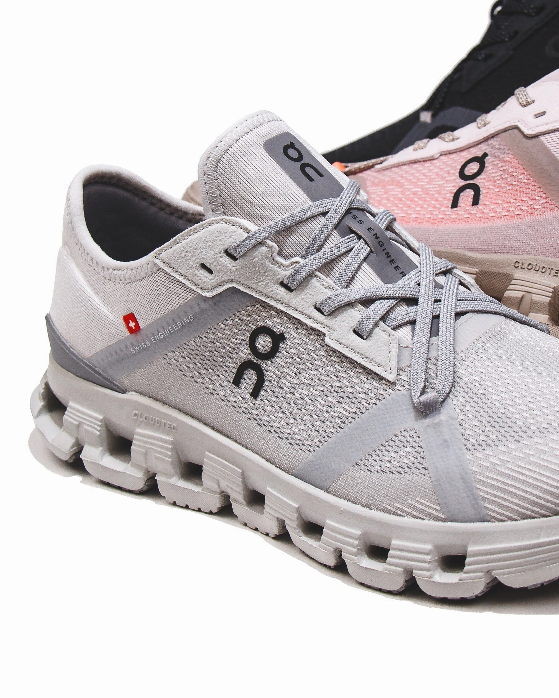 ON Women Cloud X 4 AD Wolf Alloy Core 3WF10173290 Ventilated Perforation System