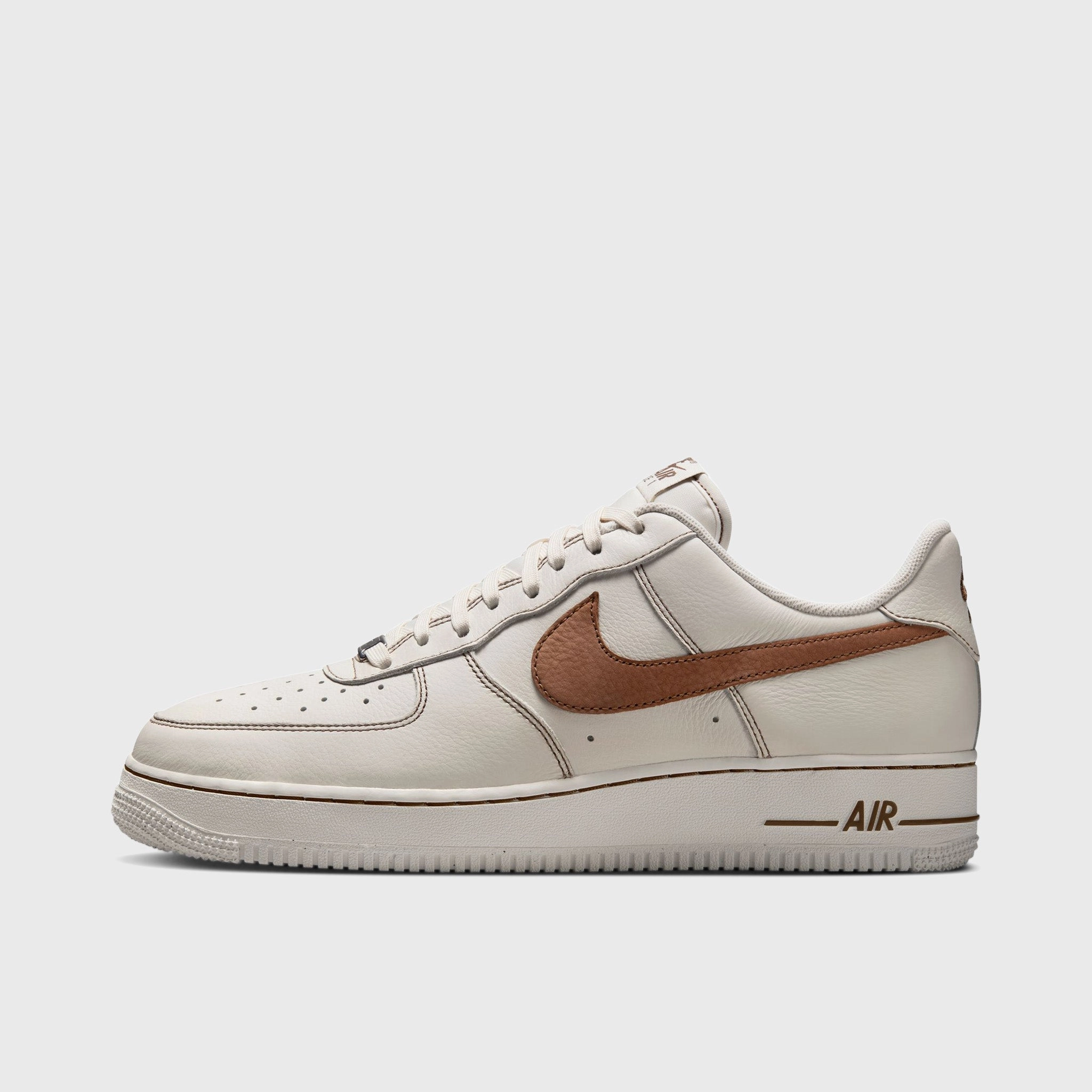 Nike Air Force 1 '07 LV8 Ivory / Saddle Brown Strobel Board Mid