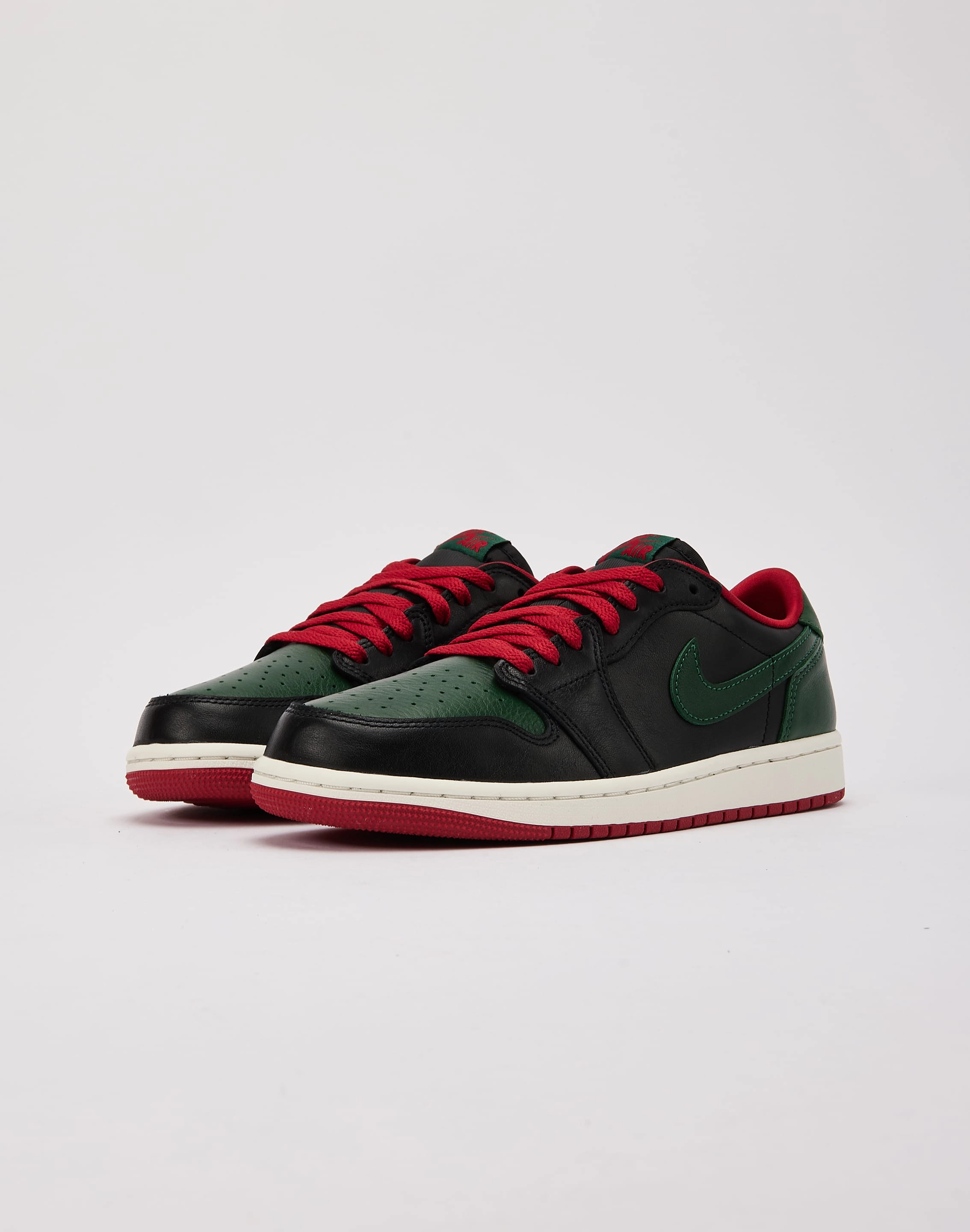Jordan Air Jordan 1 Retro Low OG 'Black and Gorge Green' Multi Angle Grip