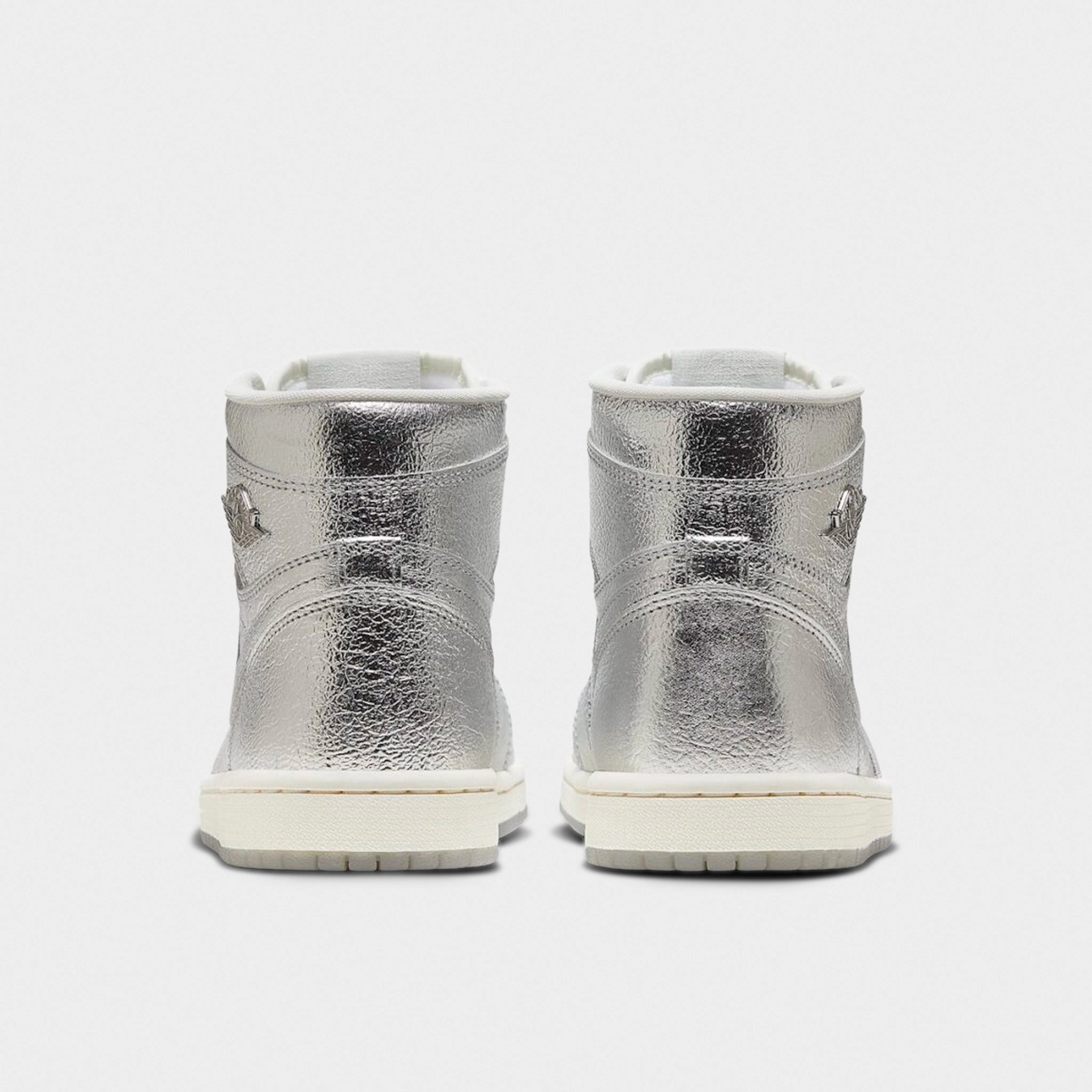 Step Transition Boost Jordan Women's 1 Retro Hi OG Metallic Silver