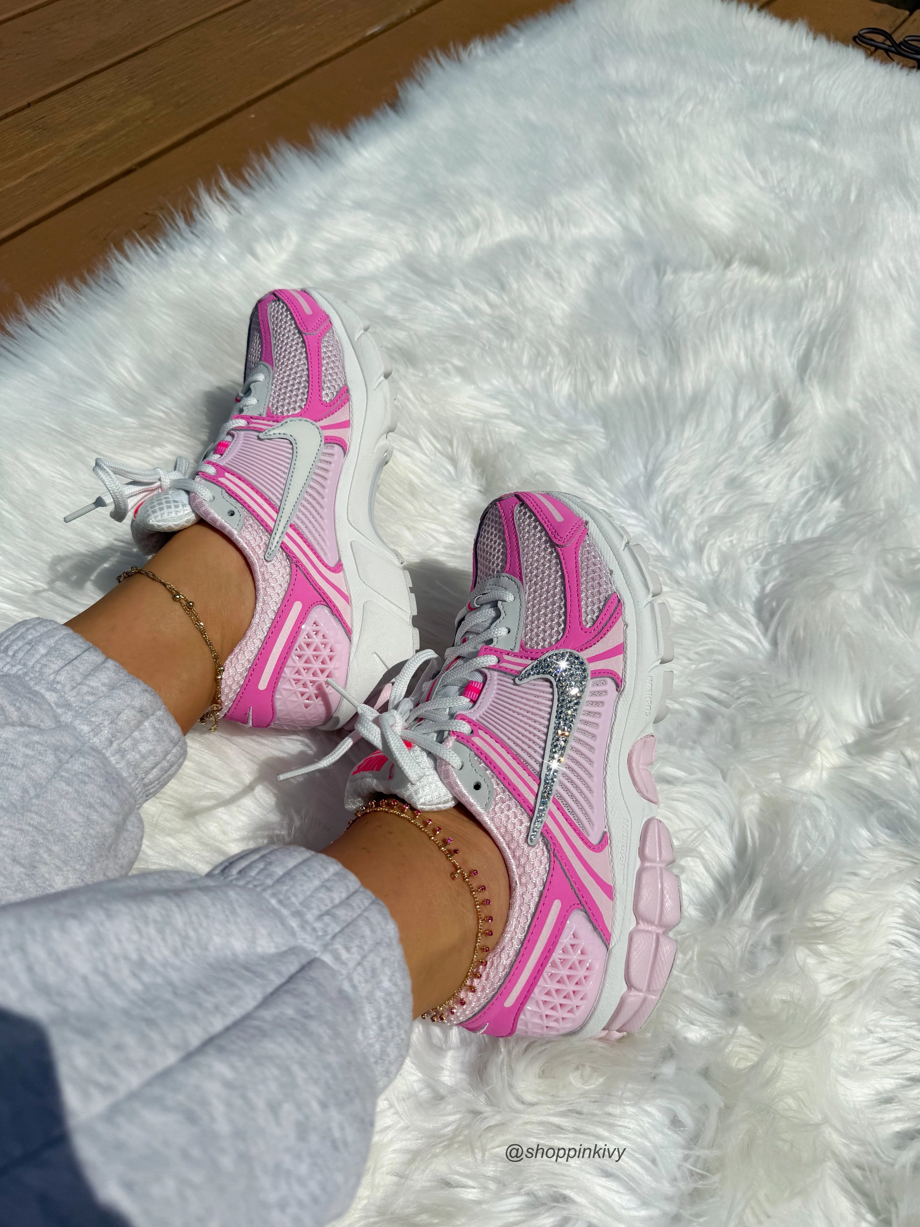 Jump Step New Bubblegum Hot Pink Swarovski Women Nike Vomero 5