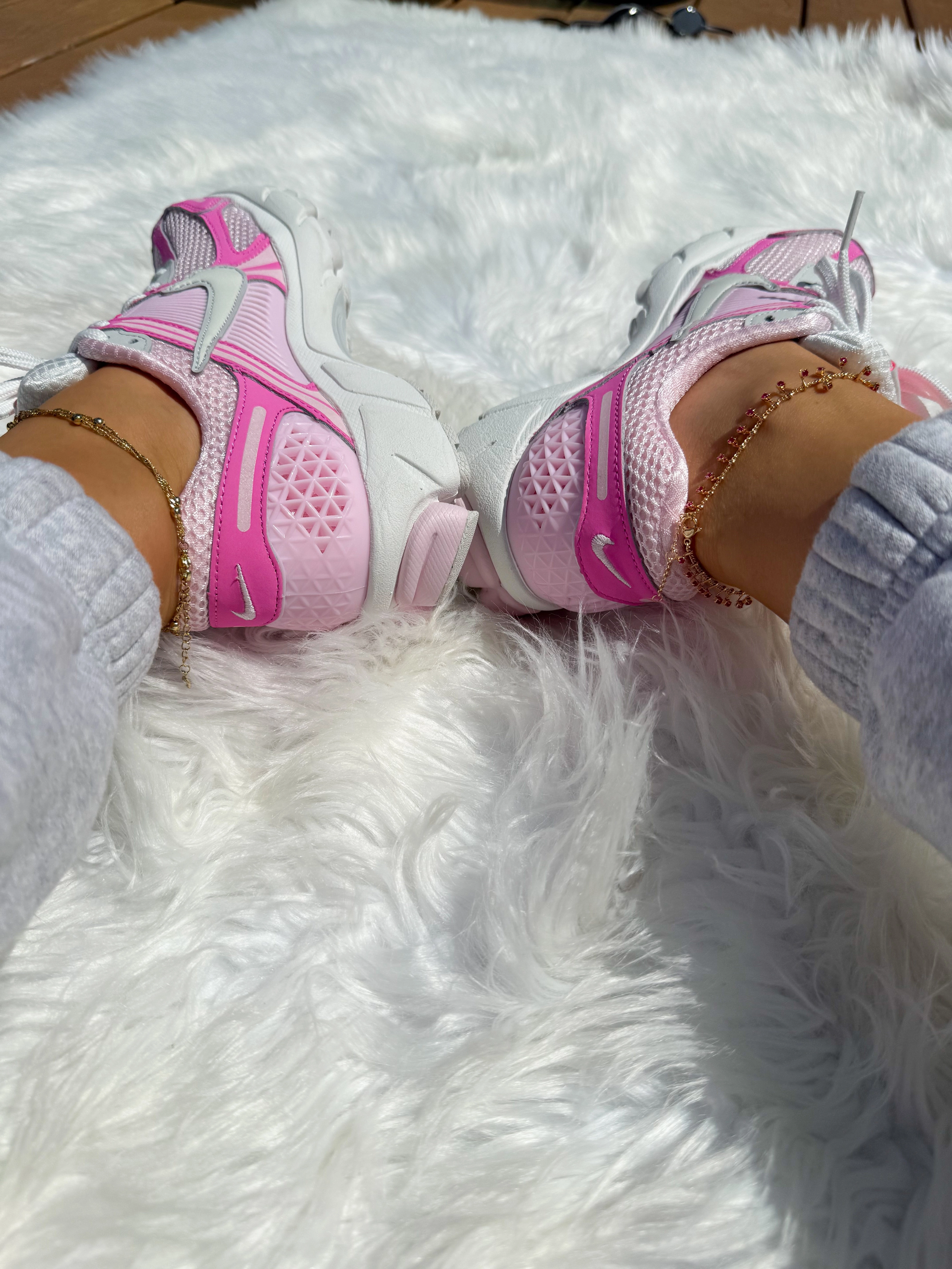 Herd Path clean look New Bubblegum Hot Pink Swarovski Women Nike Vomero 5