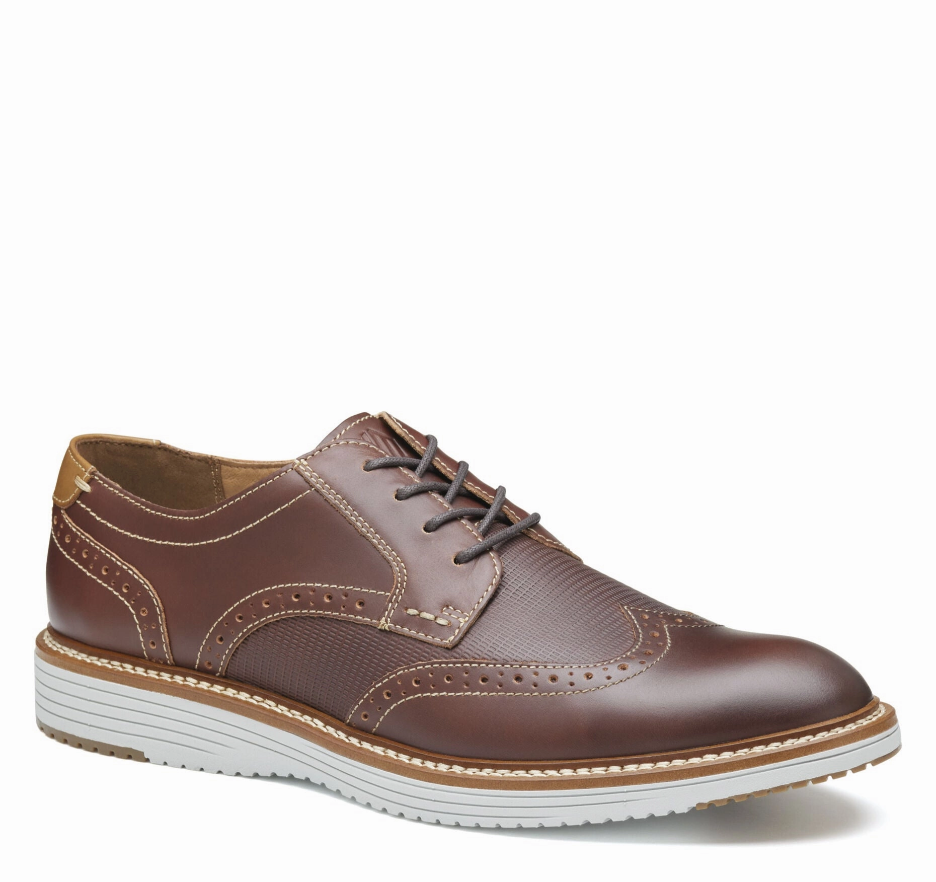 Johnston & Murphy Men's Hodges Wingtip  Shoe Weekend Ready