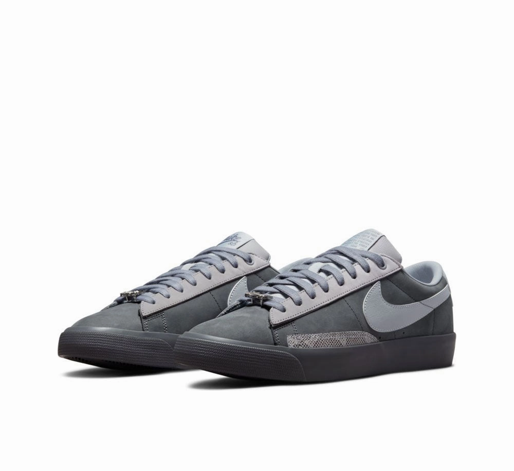 NIKE SB ZOOM BLAZER LOW Flex support Metal Pop
