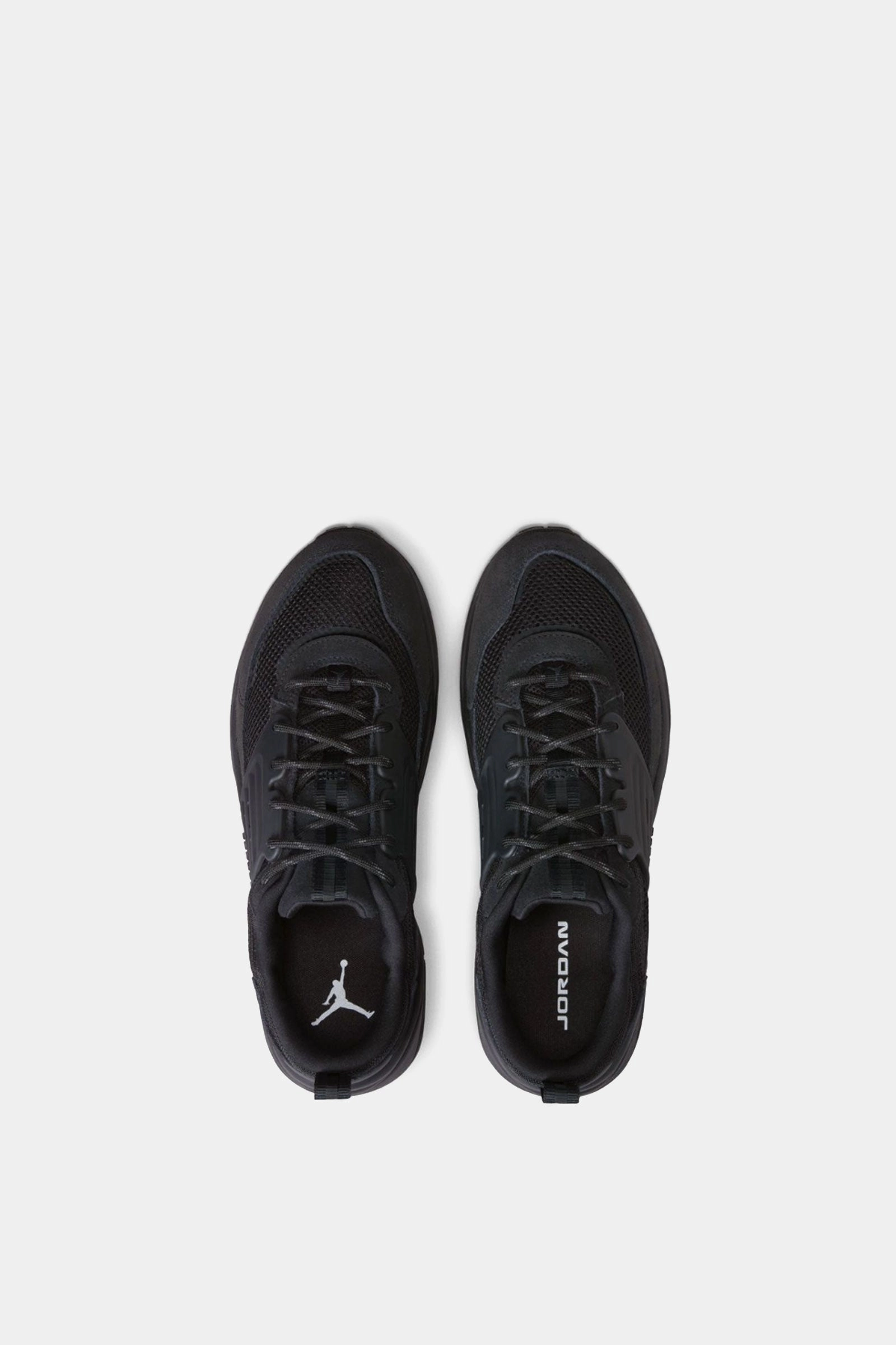 Sleek Detail Jordan Trunner