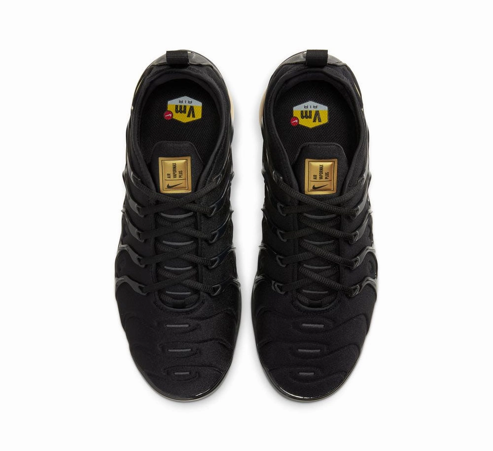 NIKE AIR VAPORMAX PLUS Day Style Chic Everyday