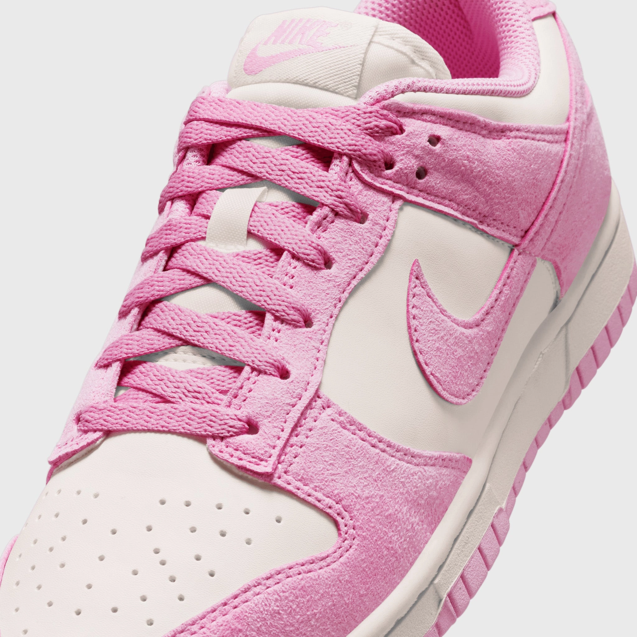 Nike Women's Dunk Low Sail / Pink Rise - Sail Abrasion resistant Quick Drying