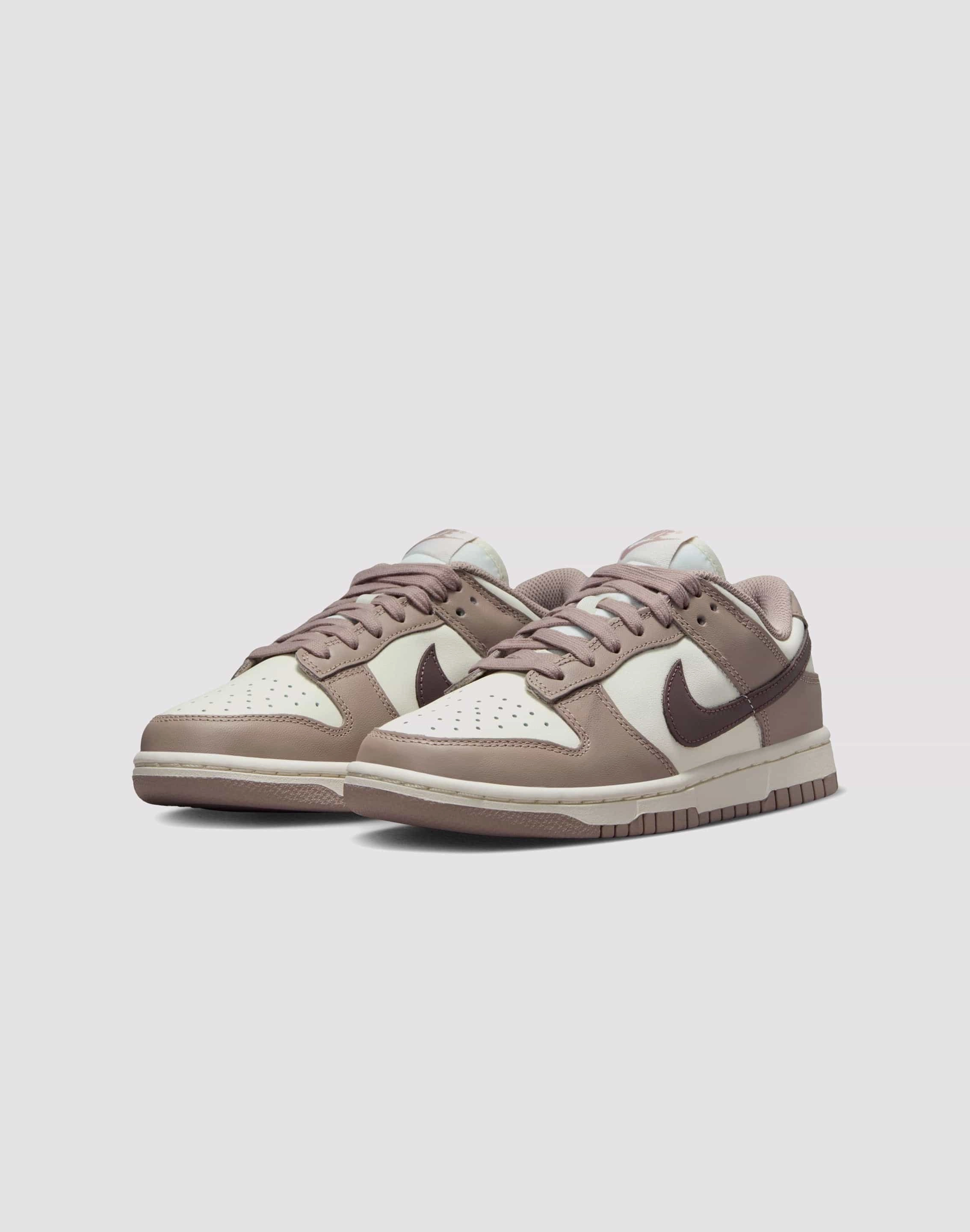 Adjustable lacing Nike Dunk Low "Sail/Plum Eclipse/Diffused Taupe"