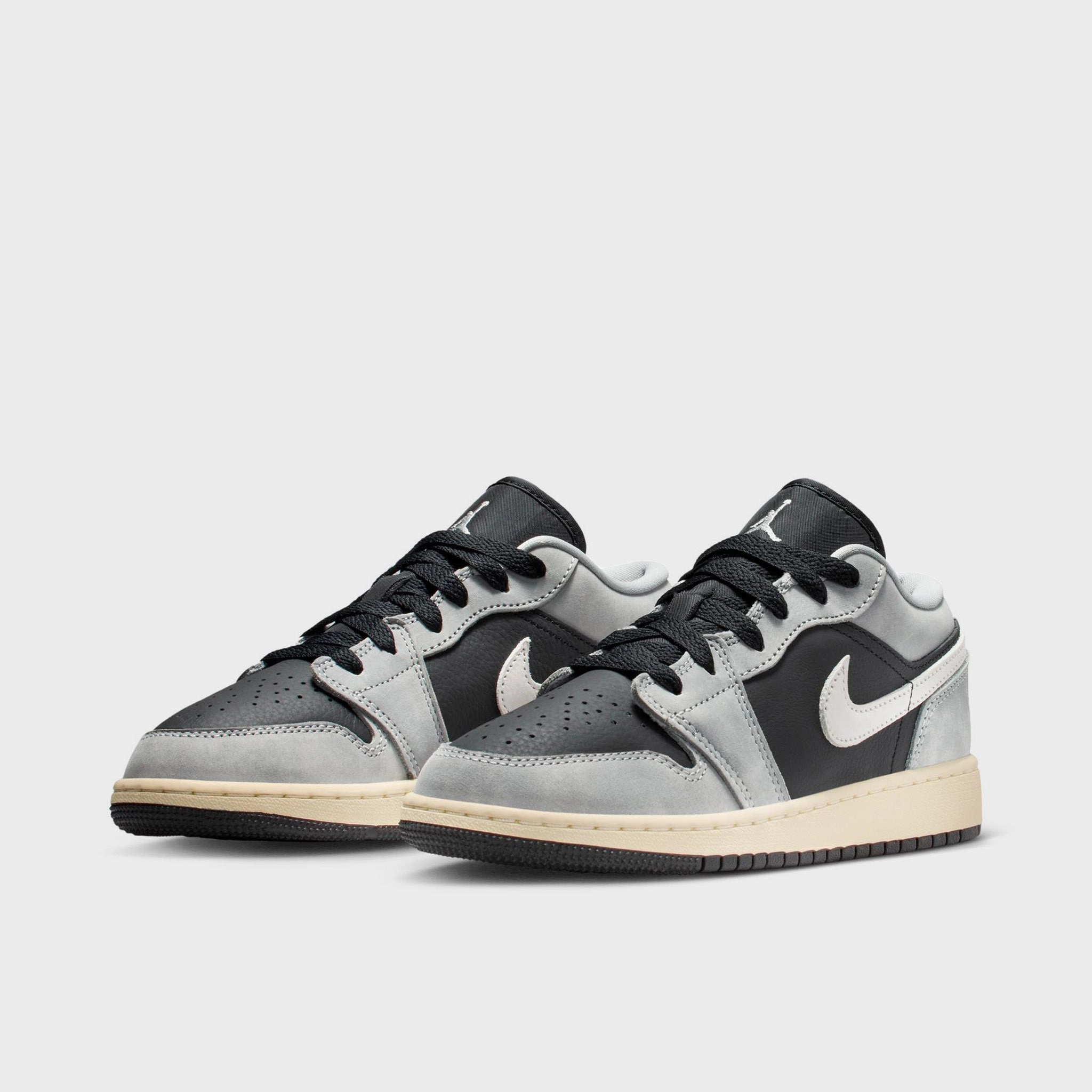 High power Jordan 1 Low SE GS Light Smoke Grey / Black - Sail