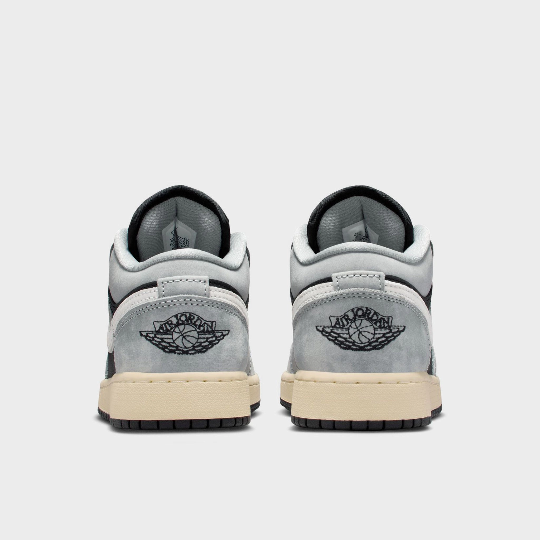 Traction Grooves Jordan 1 Low SE GS Light Smoke Grey / Black - Sail