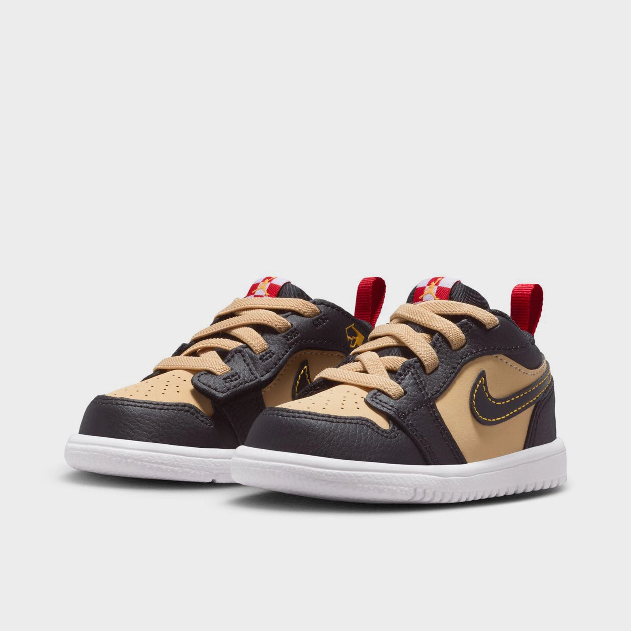 Jordan 1 Low SE TD Sesame / Fire Red - Black Durable Traction Pattern