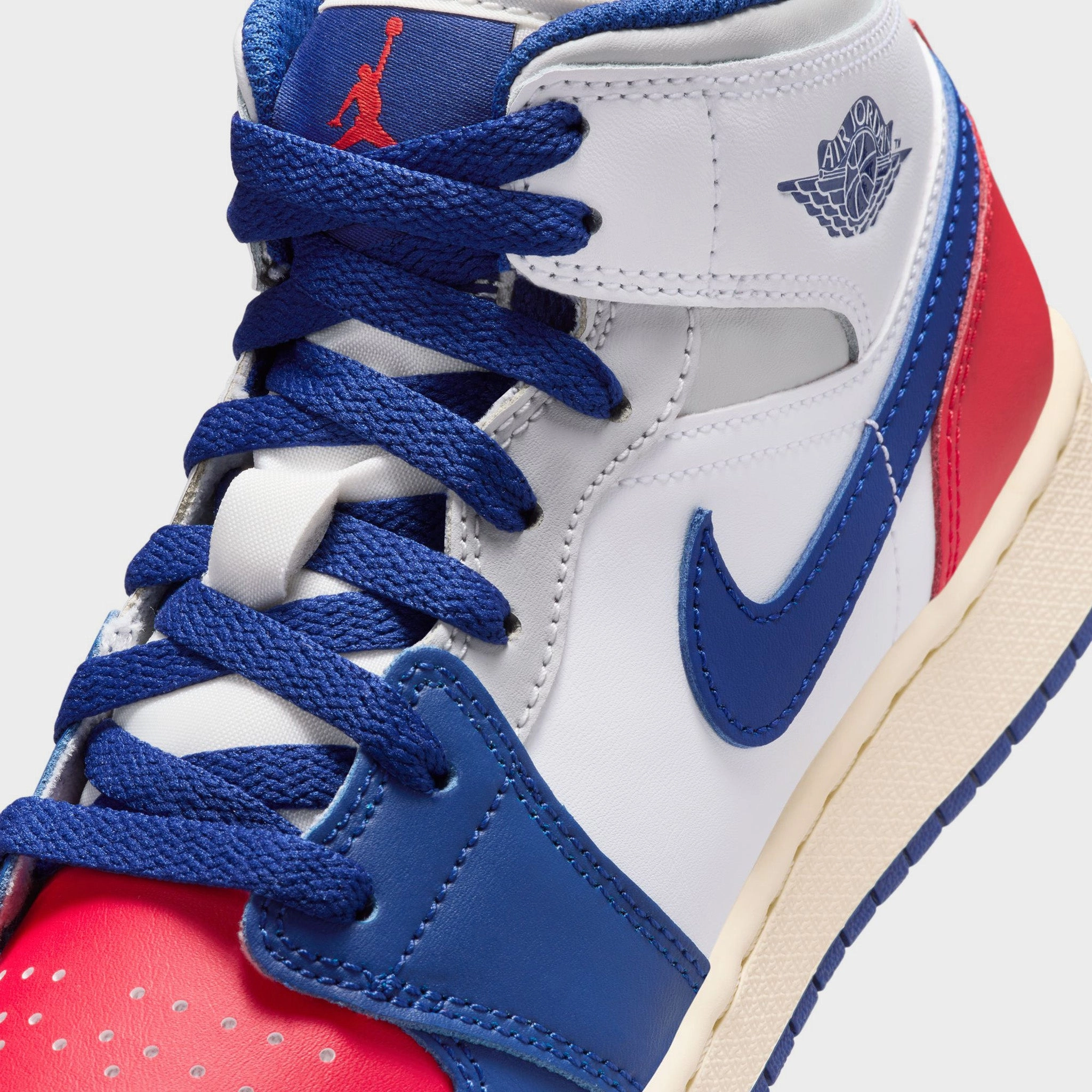 Jordan 1 Mid GS White / Deep Royal Blue - University Red Comfort