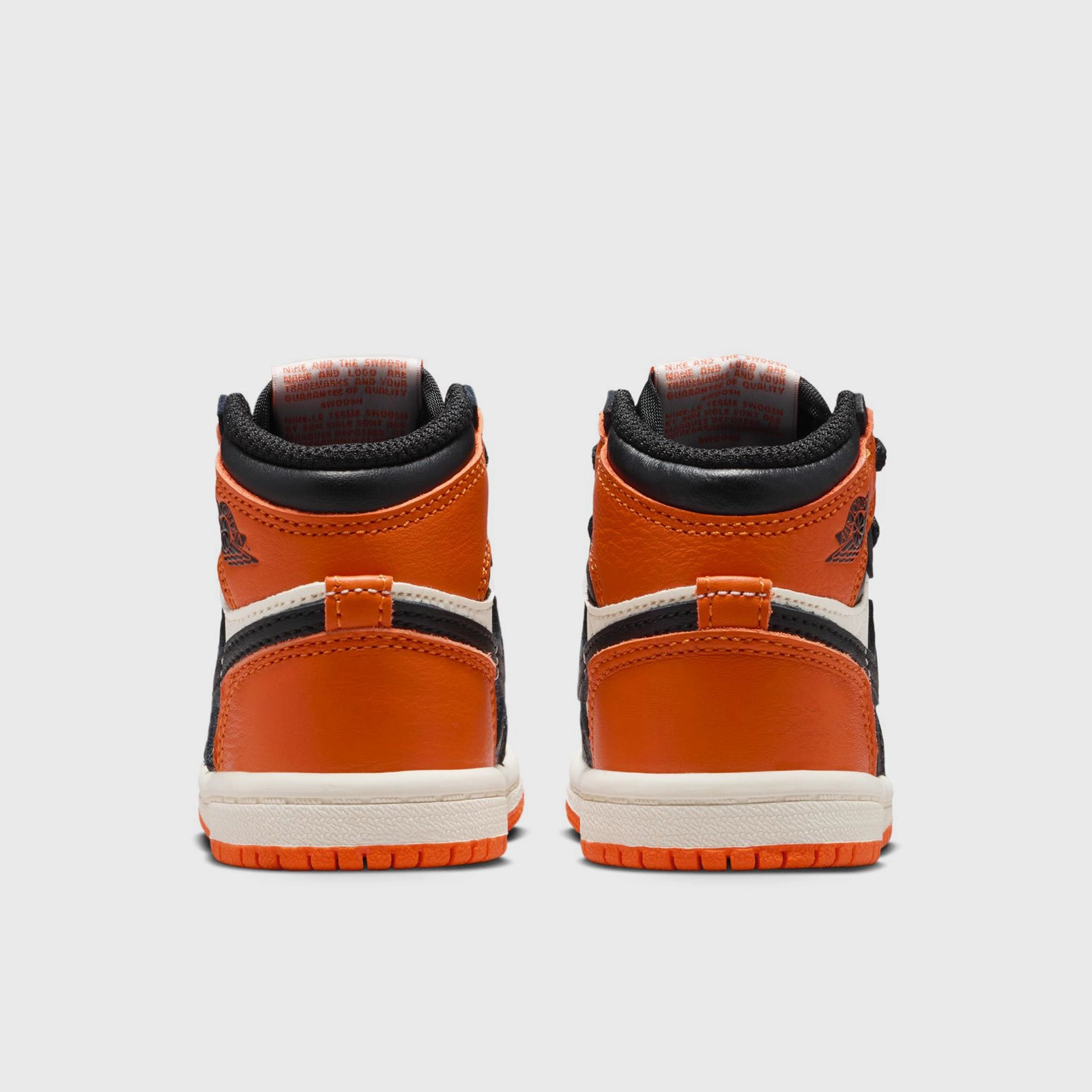 Sharp Pivot Pro Agility Cushioning Jordan 1 Retro High OG TD Black / Sail - Starfish