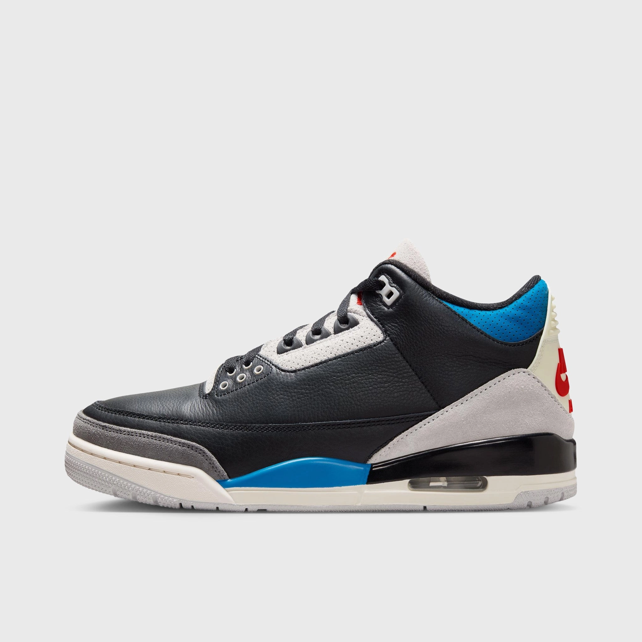Thermoformed Cage ventilation channels Jordan 3 Retro OG Black / Chile Red - Neutral Grey