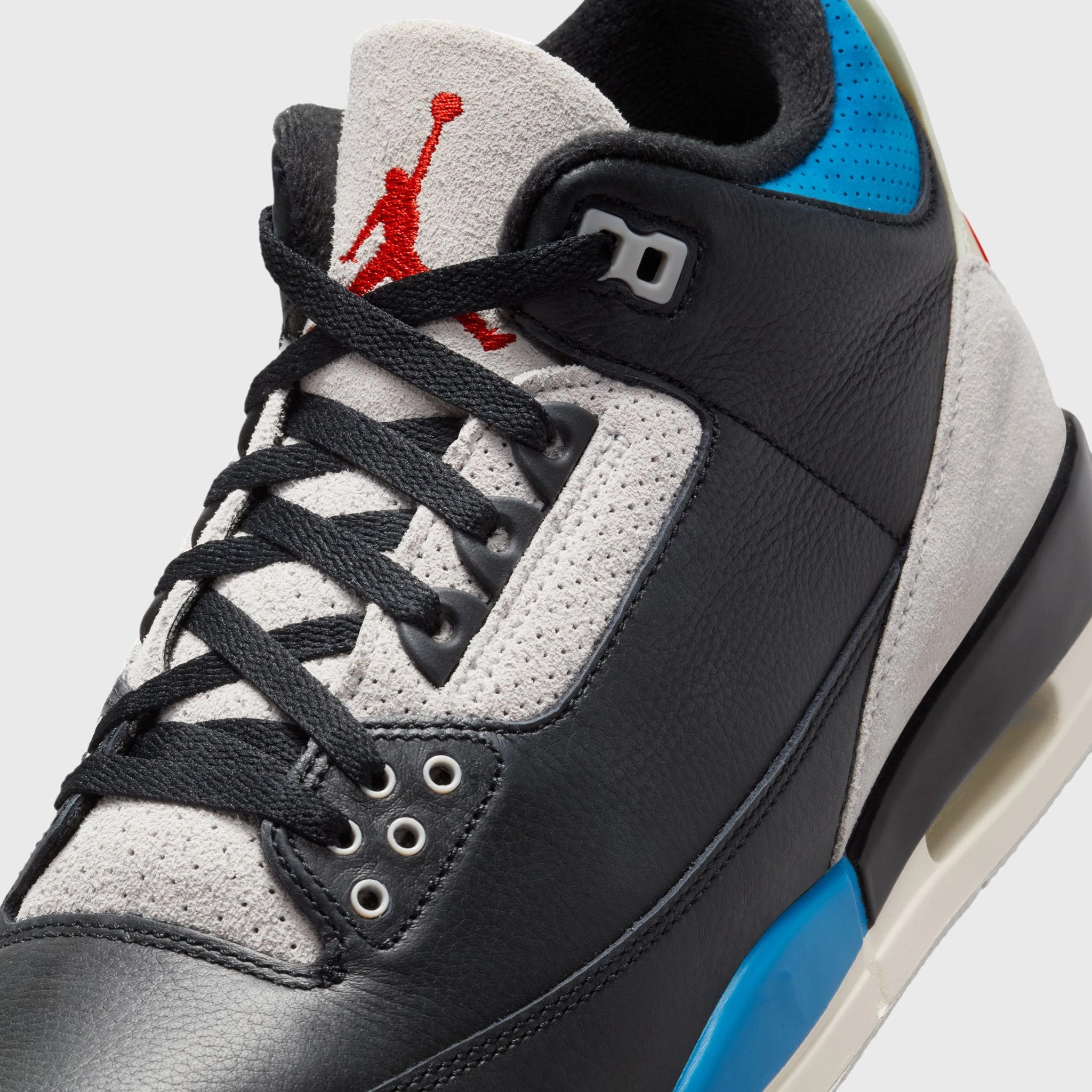Jordan 3 Retro OG Black / Chile Red - Neutral Grey Springy foam