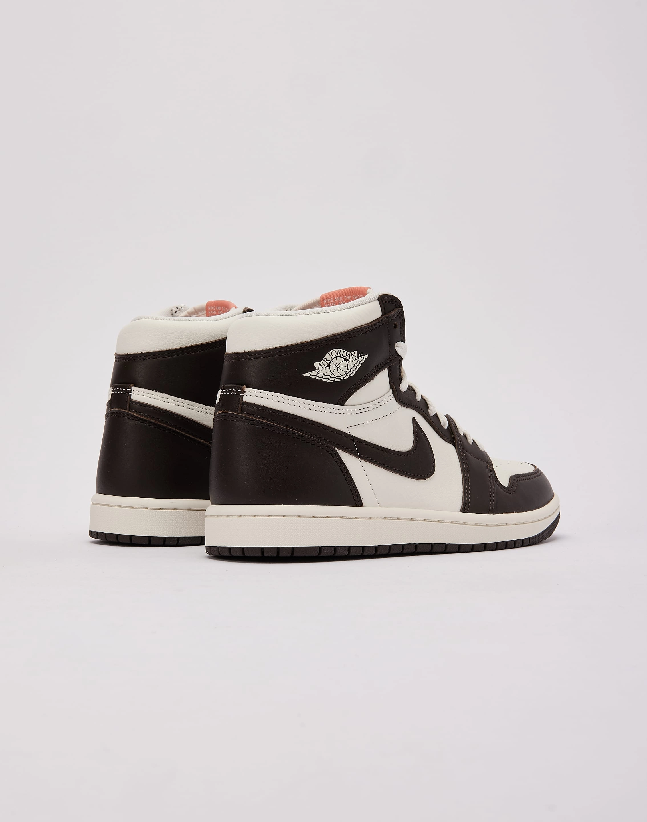 Seamless Toe Cage Jordan Air Jordan 1 Retro High OG 'Baroque Brown'
