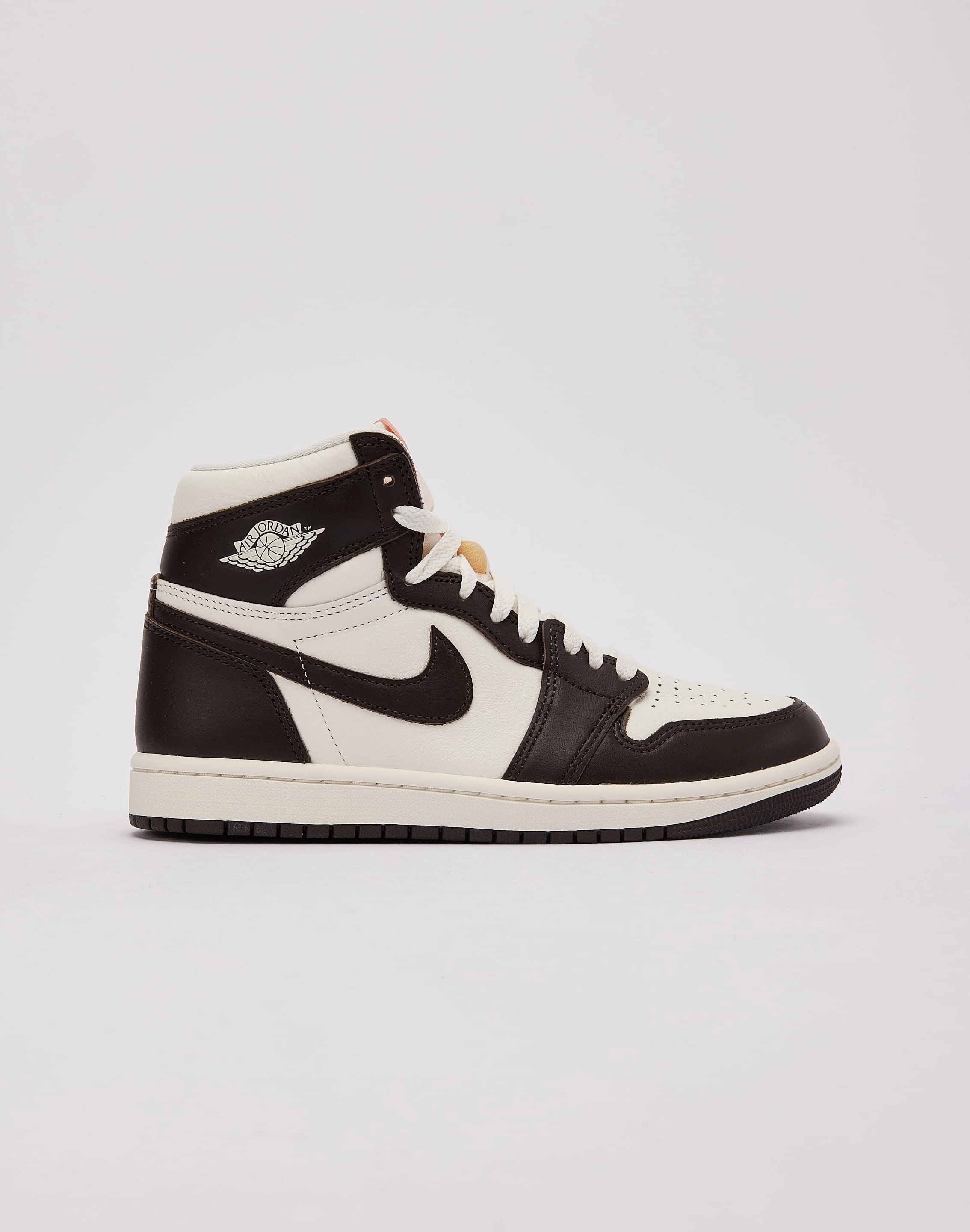 Energy conversion Comfort Socks Jordan Air Jordan 1 Retro High OG 'Baroque Brown'