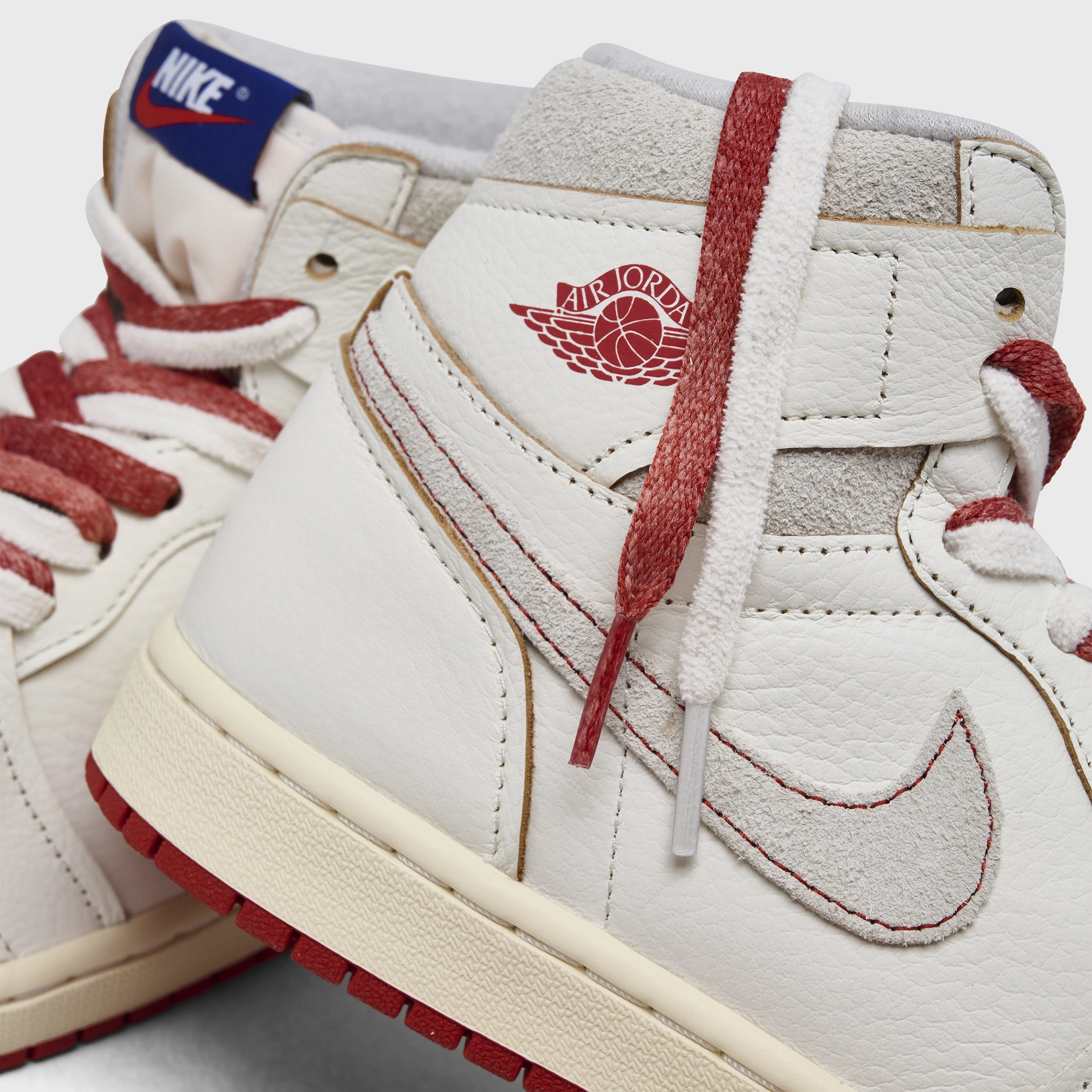 High Speed Reinforced toe cap Jordan Women's 1 High OG Sail / Cinnabar - Light Bone