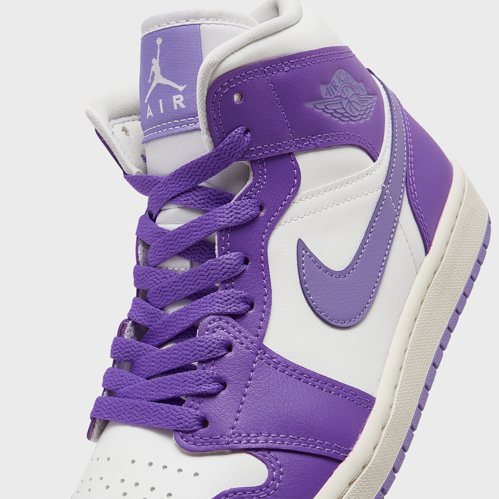 Team Gear Jordan Women's 1 Mid Action Grape /  Sail - Sky J Light Purple