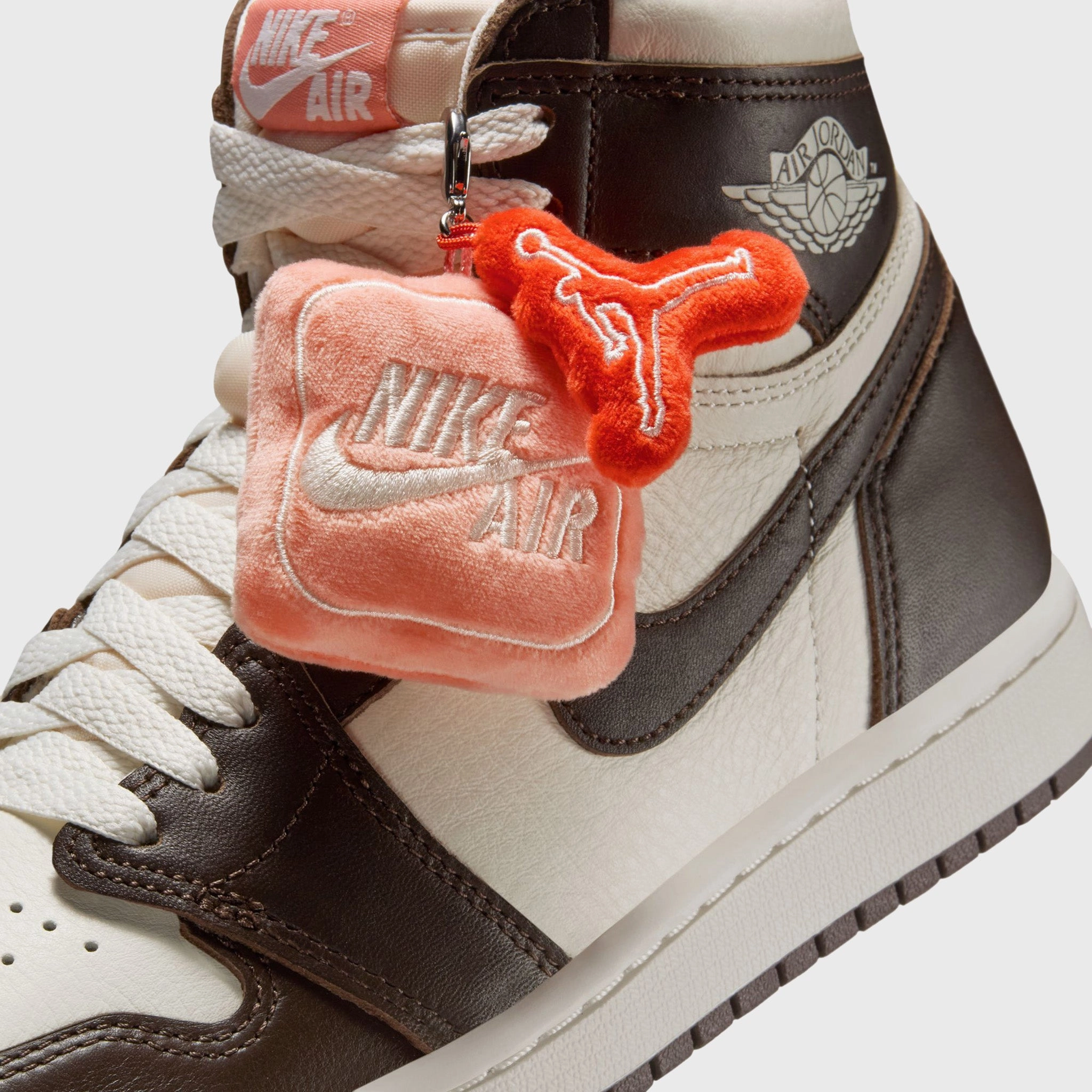 Jordan Women's 1  Retro High OG Baroque Brown / Sail - Light Madder Root High Top Cushioning Foot Hugging Fit