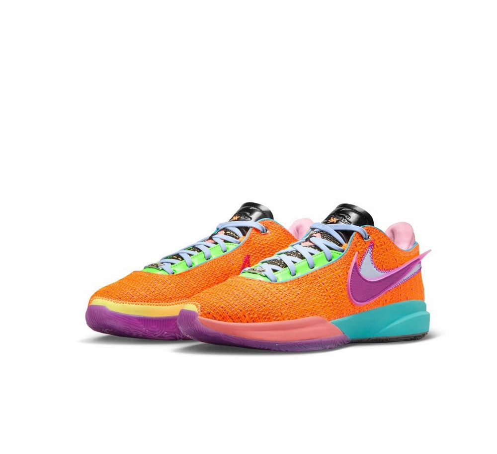 Solid Hold LEBRON XX