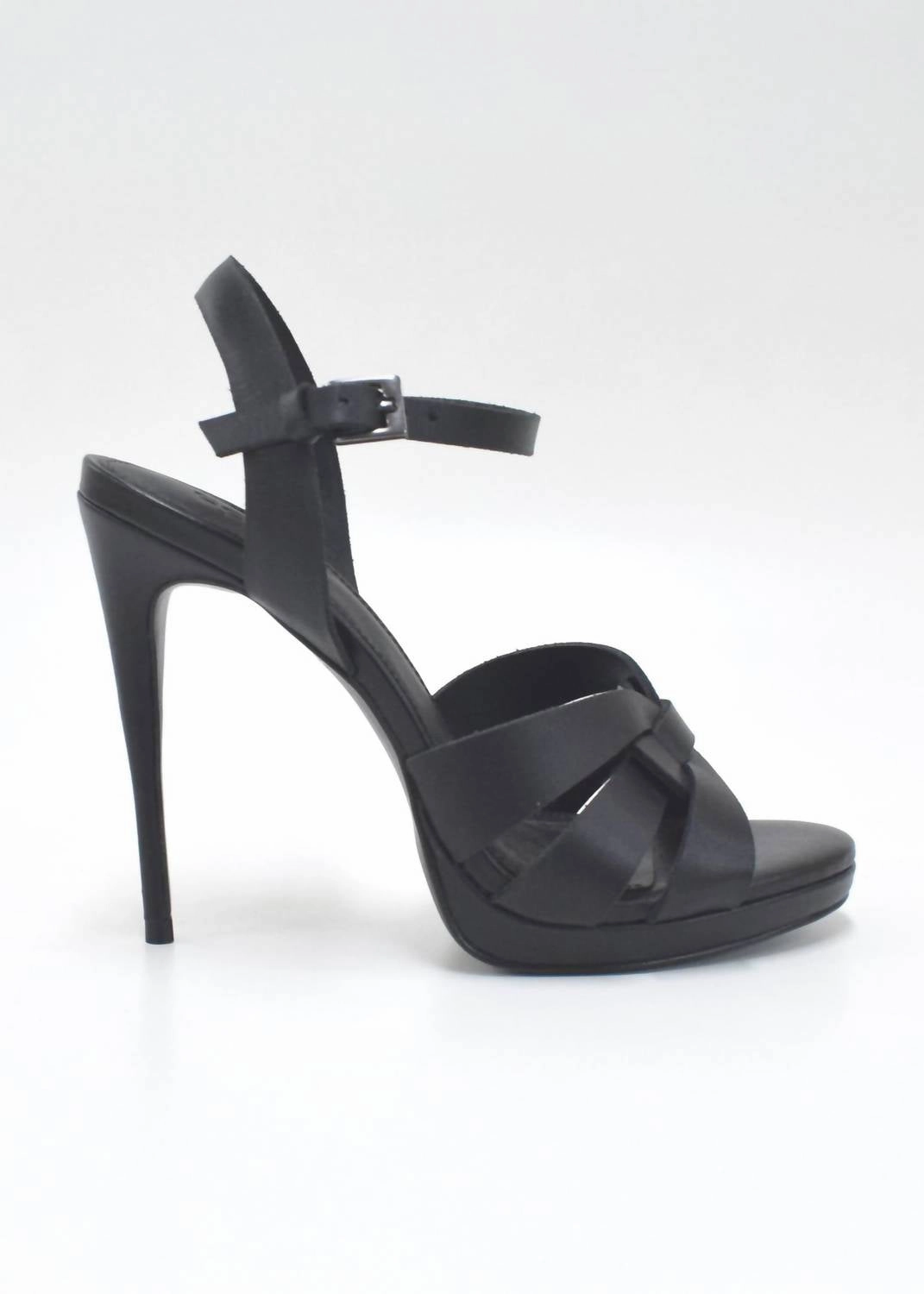 Women's Strapy Platform Heels In Black Fancy Finish Versatile Footwear