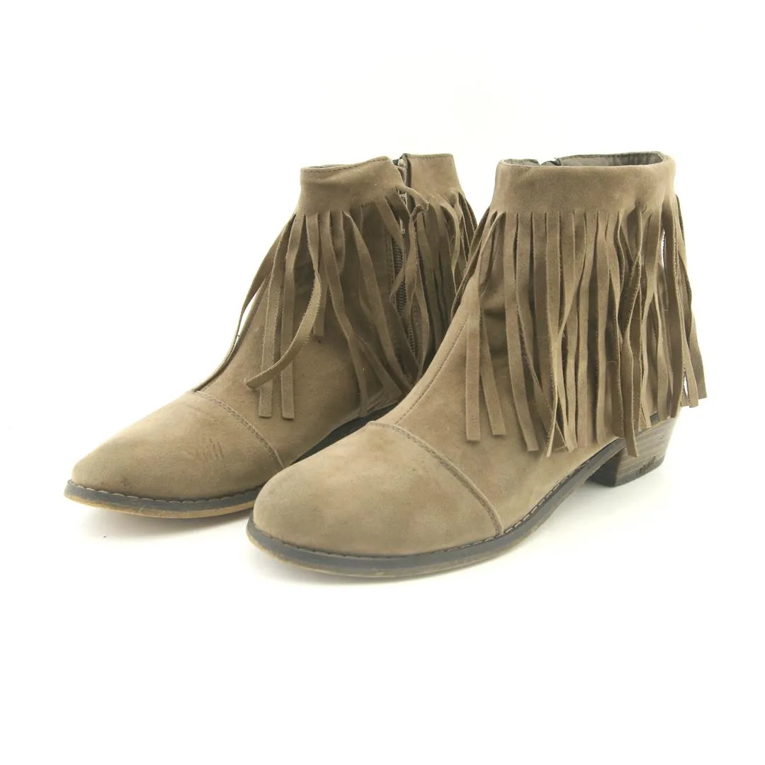 Breathable Snowy Path Multi Density Foam BRECKELLES  .