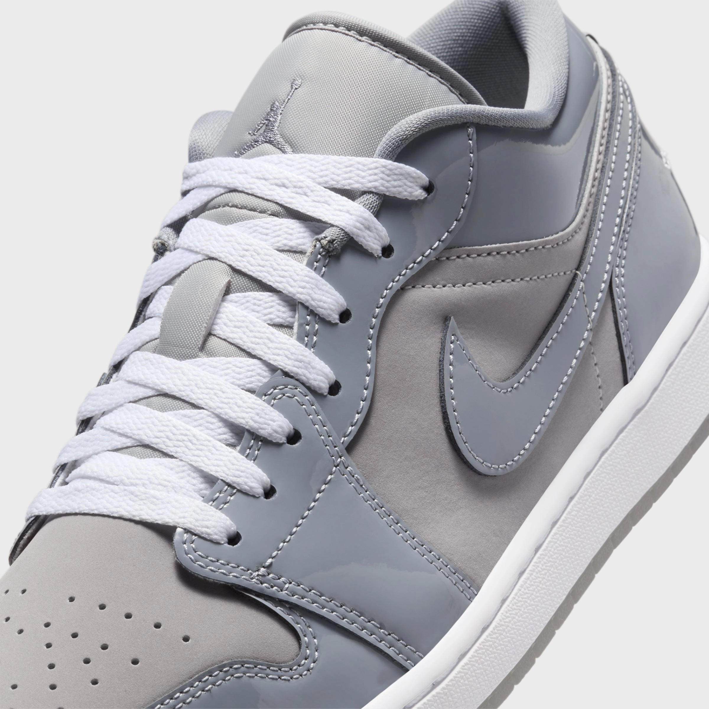 Pronation Control Web Torsion Resistant Chassis Jordan 1 Low SE Medium Grey / Cool Grey - White