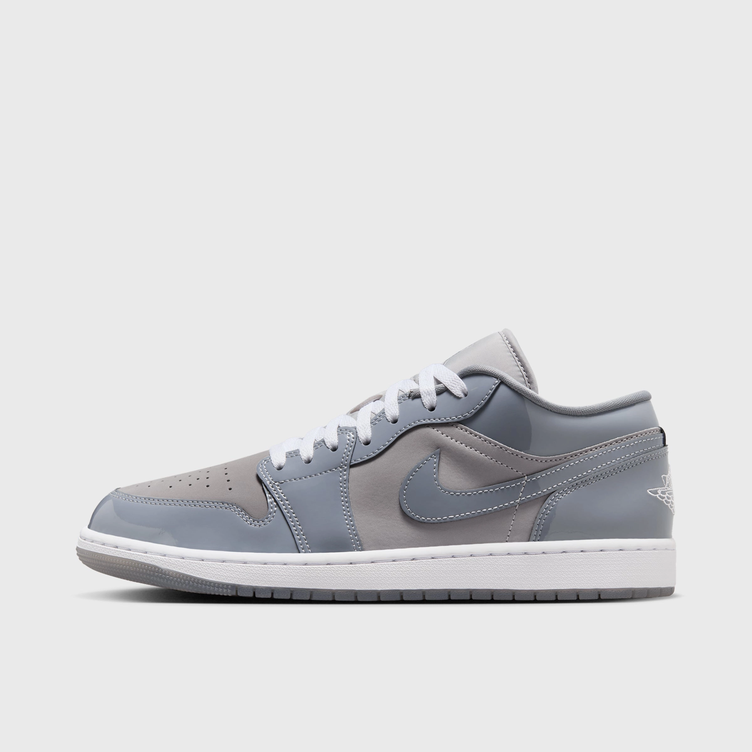 Traction Pattern Optimization Tech Core Jordan 1 Low SE Medium Grey / Cool Grey - White