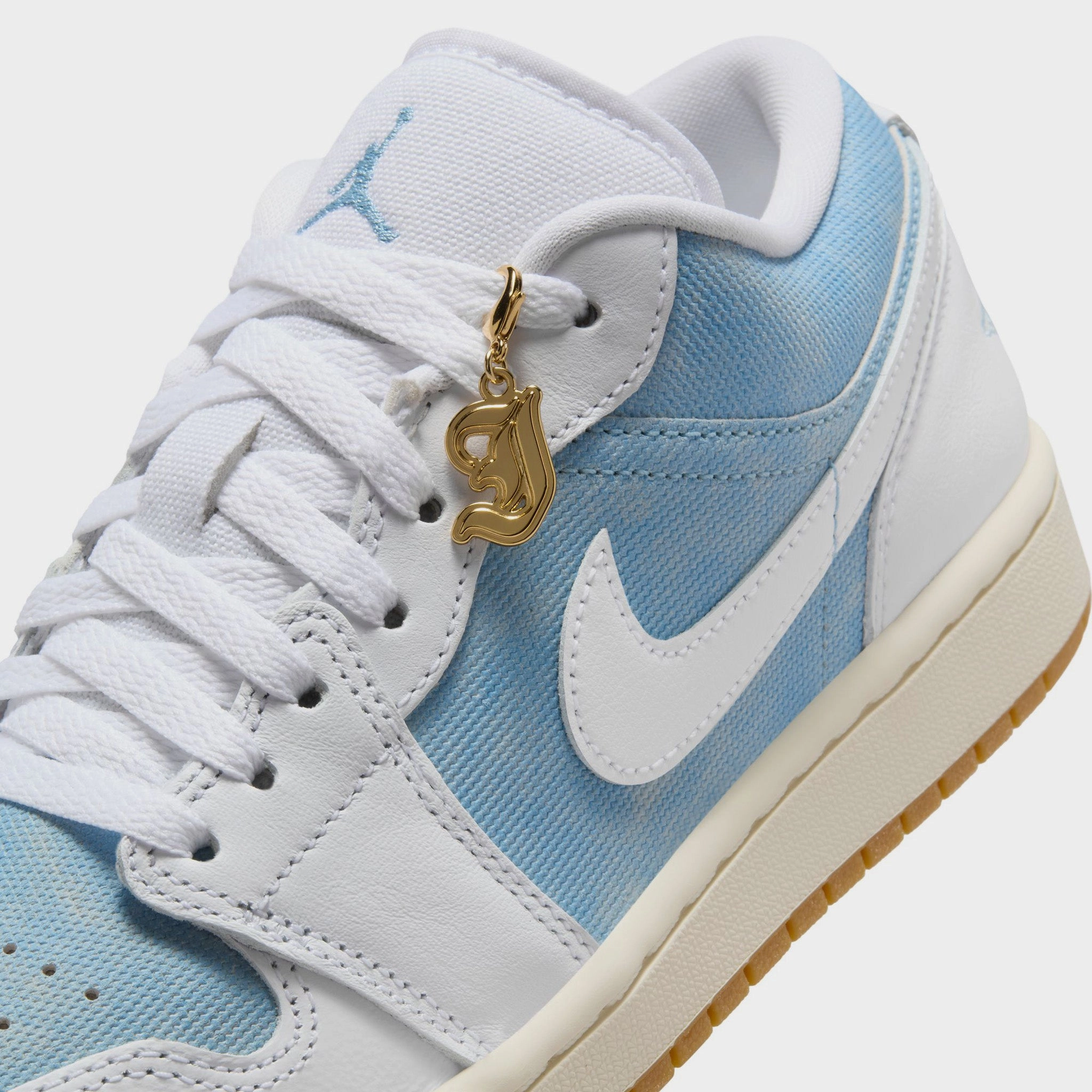 Comfort Walk Jordan Women's 1 Low SE Worn Blue / White - Gum Light Brown