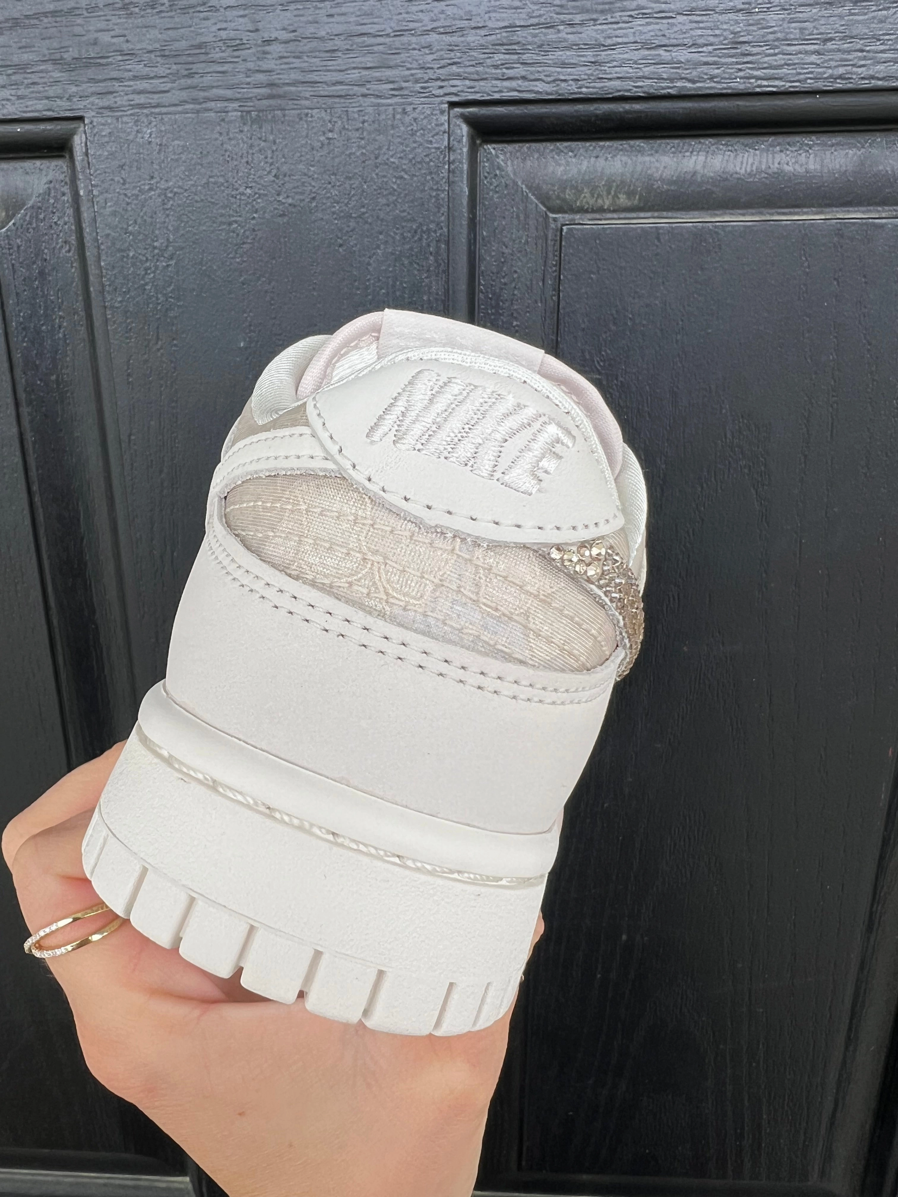 Neutral Lace Special Edition Swarovski Womens Nike Dunk Shoes LeatherMaterial Pet Hike