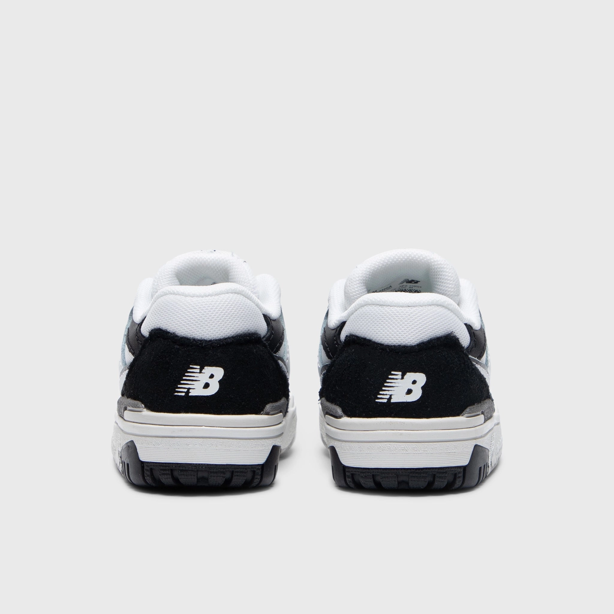 Ultra Flexible Sole Full Length Air New Balance Infants' 550 White / Black