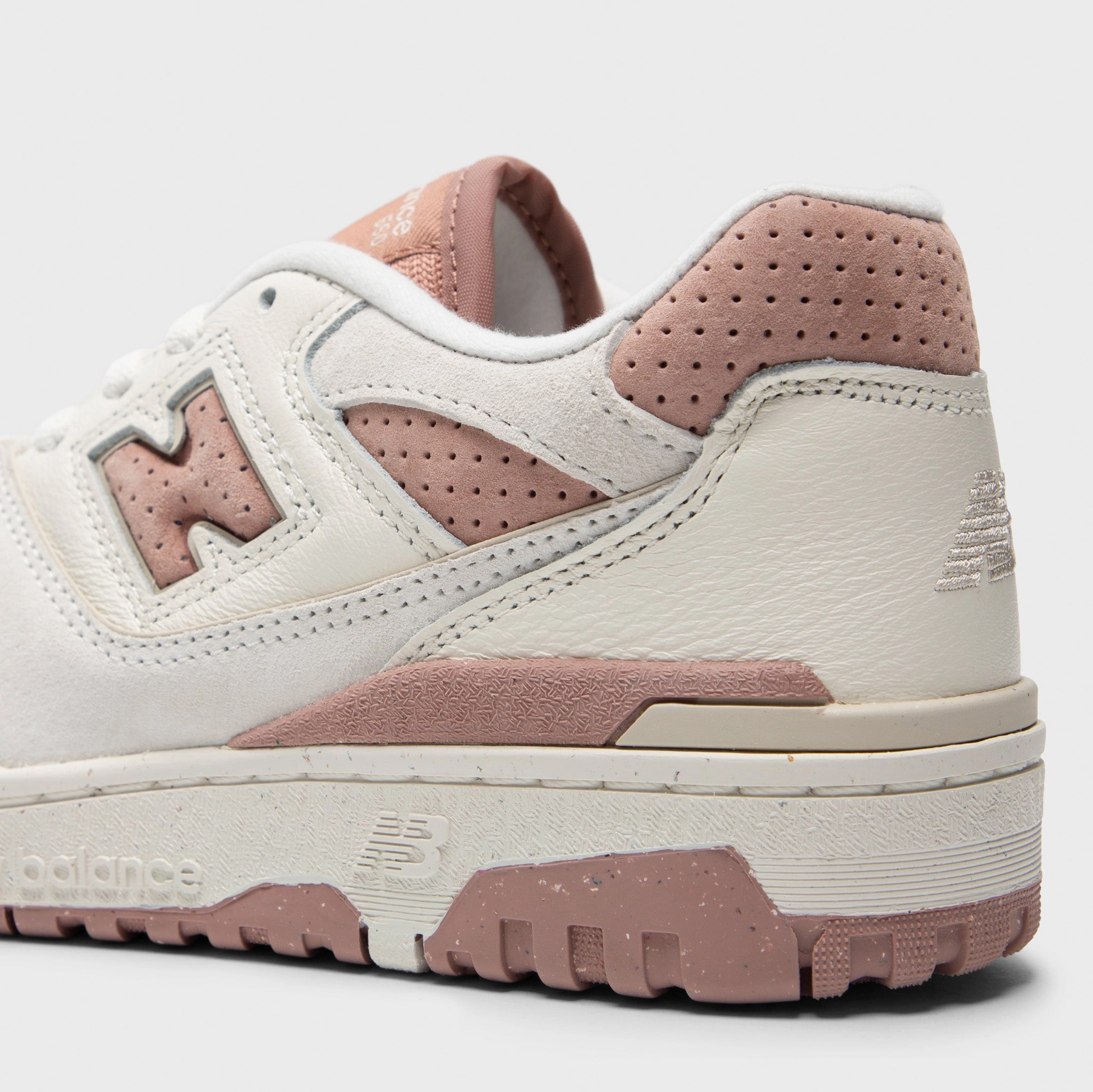 ComfortDesign Energy Step Transfer New Balance Women's 550 Sea Salt / Landslide