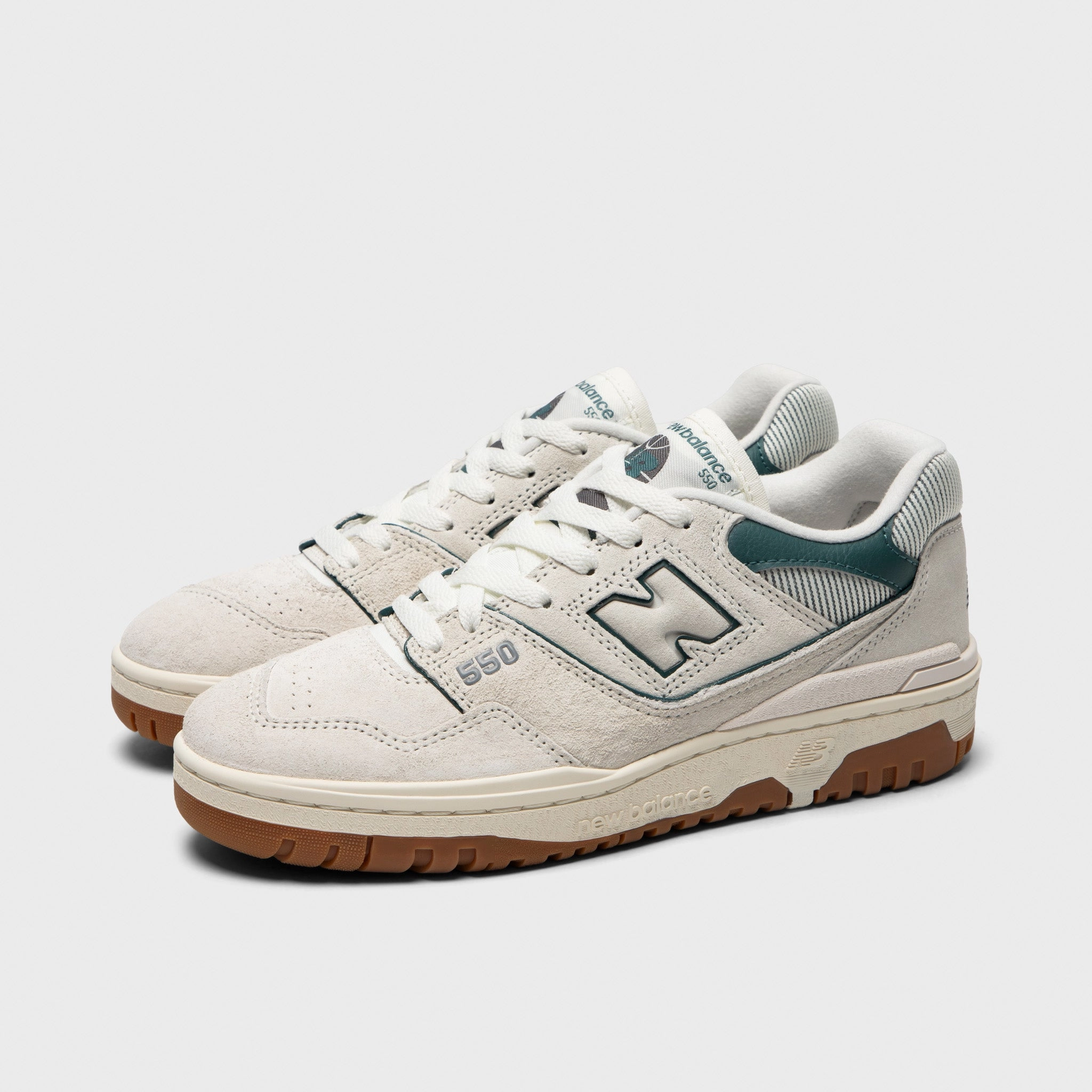 New Balance Women's 550 Sea Salt / New Spruce Traction Wave Outsole Pattern