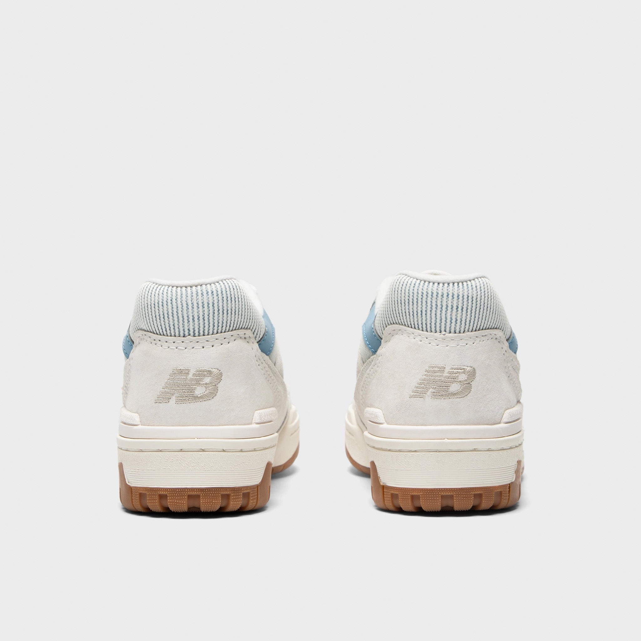 Elite Athlete Enhanced Lateral Stability New Balance Women's 550 Sea Salt / Still Water