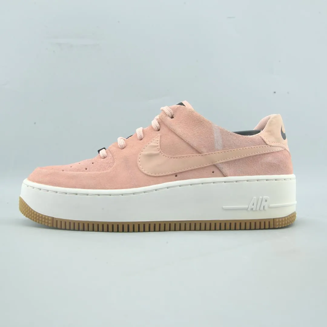 Subtle Look Smooth Walk NIKE AIR FORCE 1 SAGE LOW