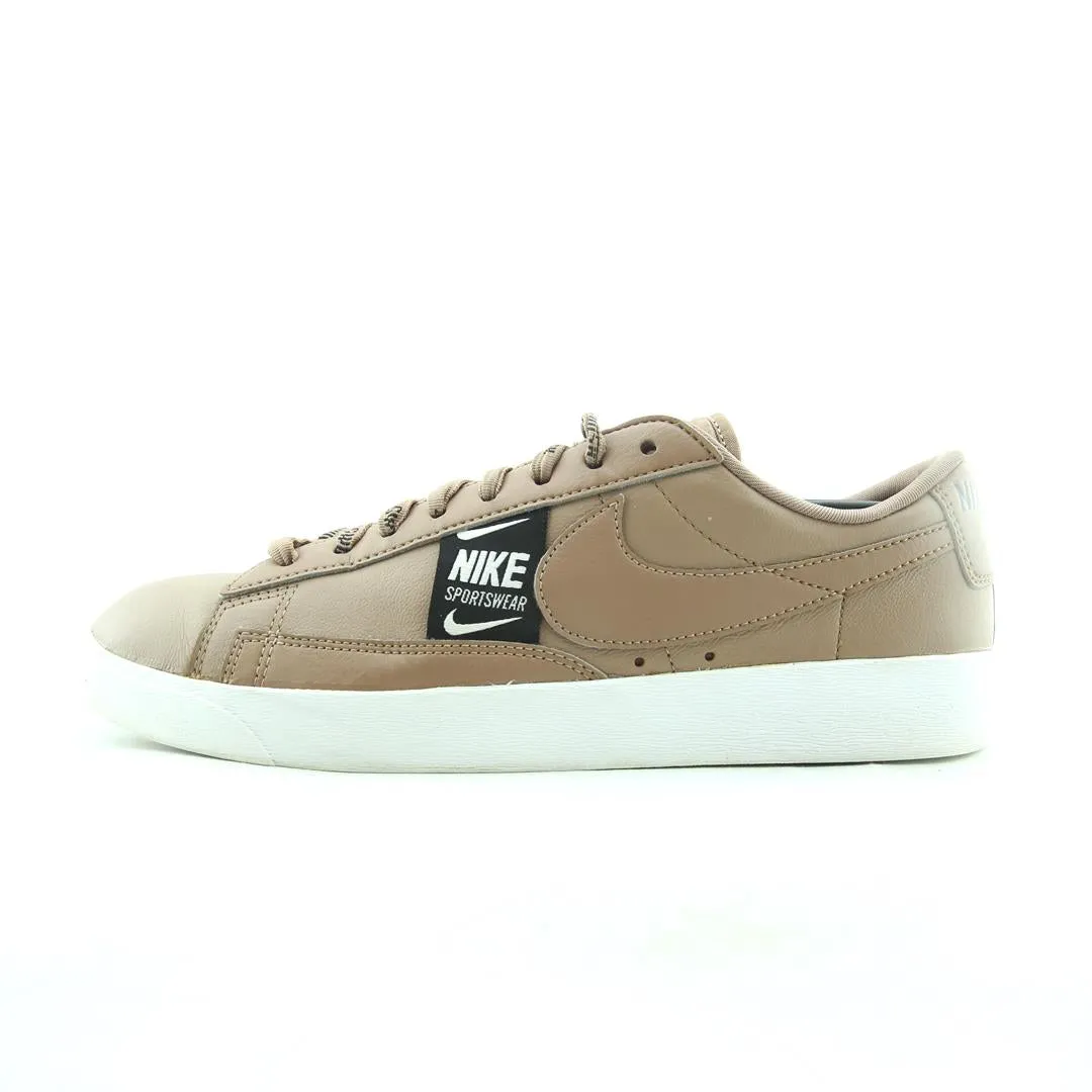 Classic Lines Durable Sole NIKE  BLAZER LOW SE DESERT DUST