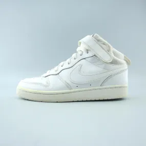 Soft Insole Sleek Detail NIKE COURT BOROUGH MID 2